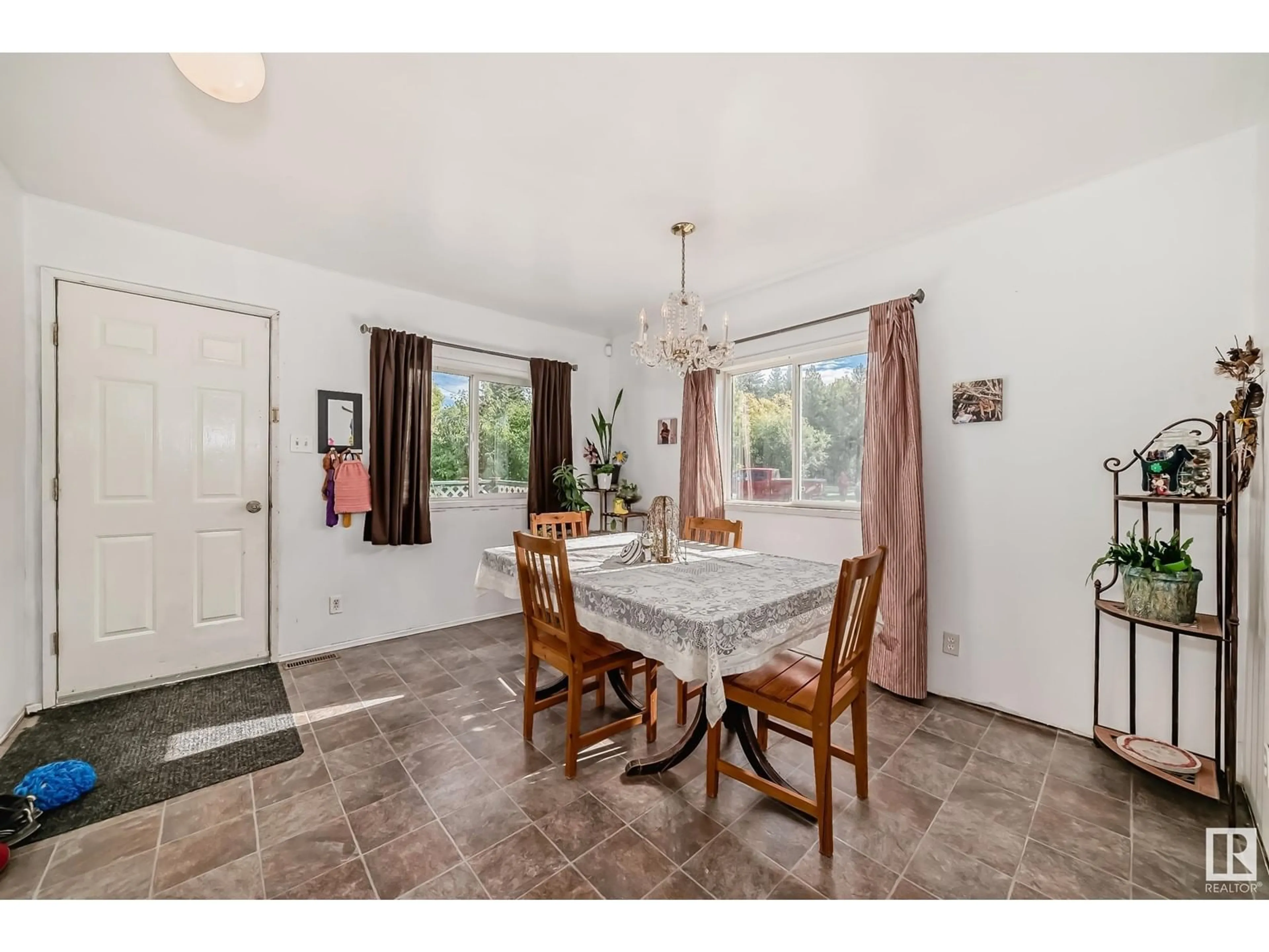 Dining room, unknown for 4528 46B ST SE, Rural Lac Ste. Anne County Alberta T0E0A0