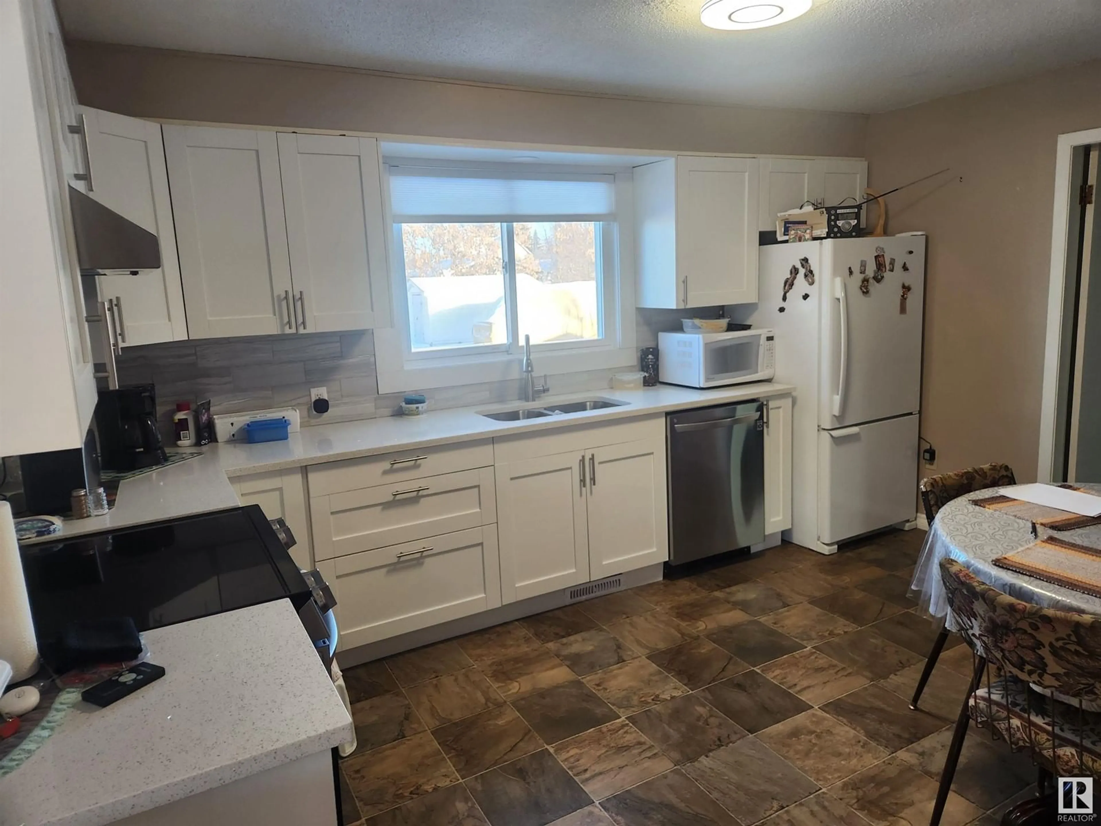 Standard kitchen, unknown for 10211 106 AV, Westlock Alberta T7P1J9