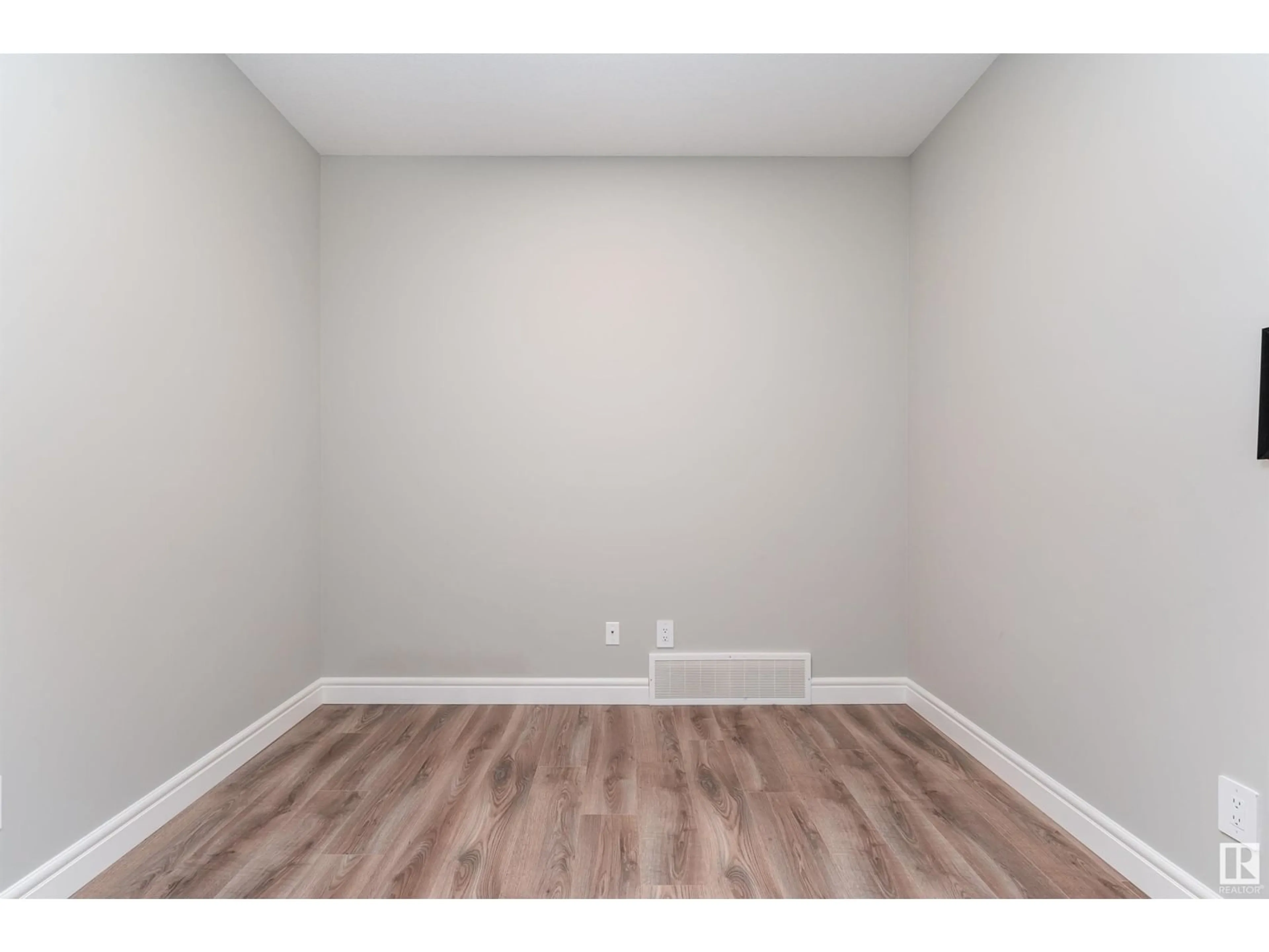 A pic of a room for 16720 30 AV SW, Edmonton Alberta T6W5A3