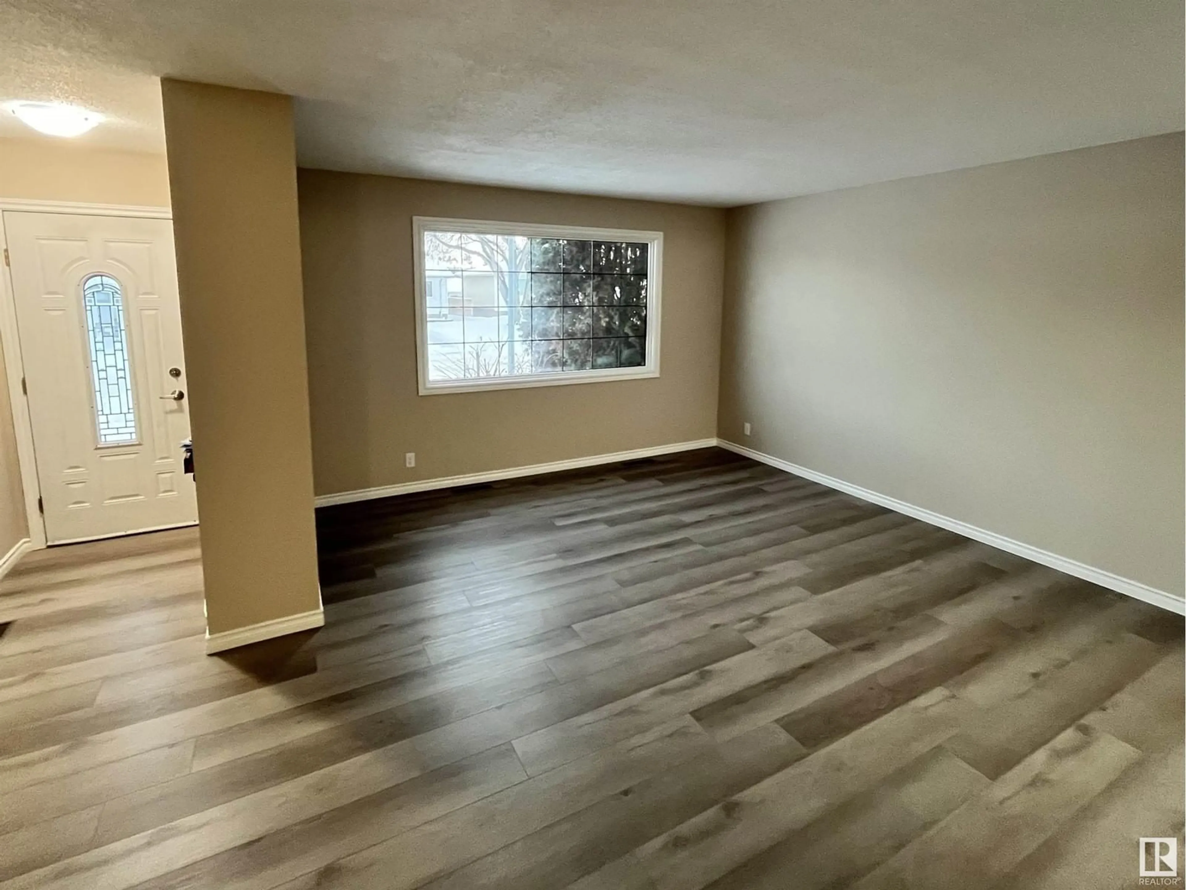 A pic of a room for 6728 136 AV NW, Edmonton Alberta T5C2J7