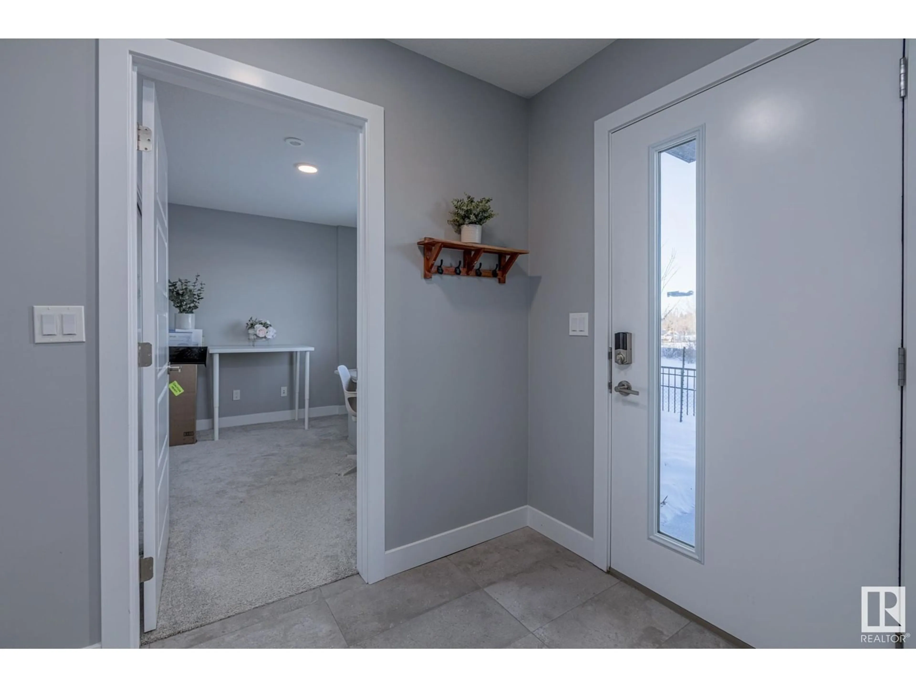 Indoor entryway for #130 804 WELSH DR SW, Edmonton Alberta T6X1Y8