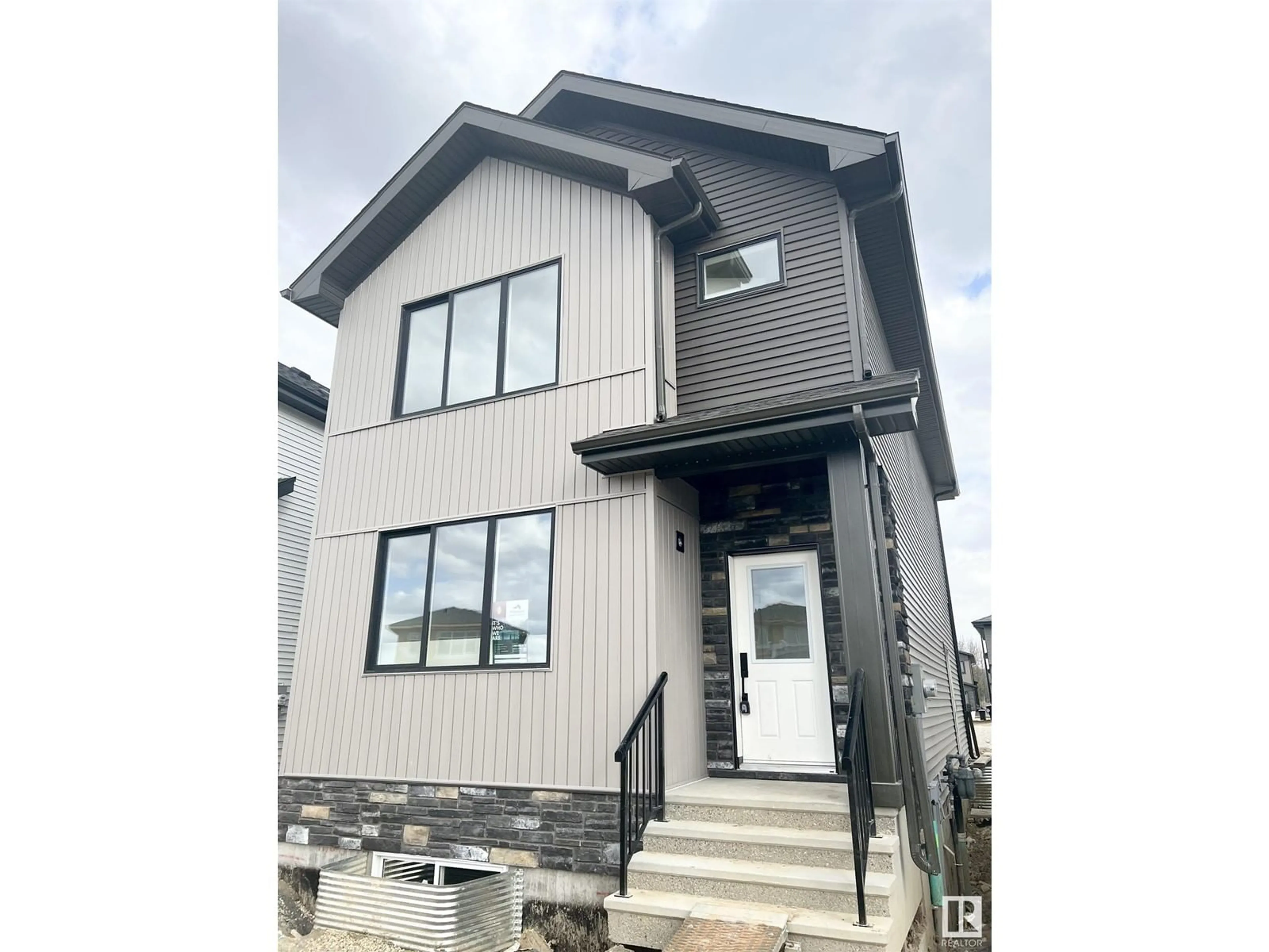 Home with vinyl exterior material, unknown for 15 KIWYCK LI, Spruce Grove Alberta T7X3M1