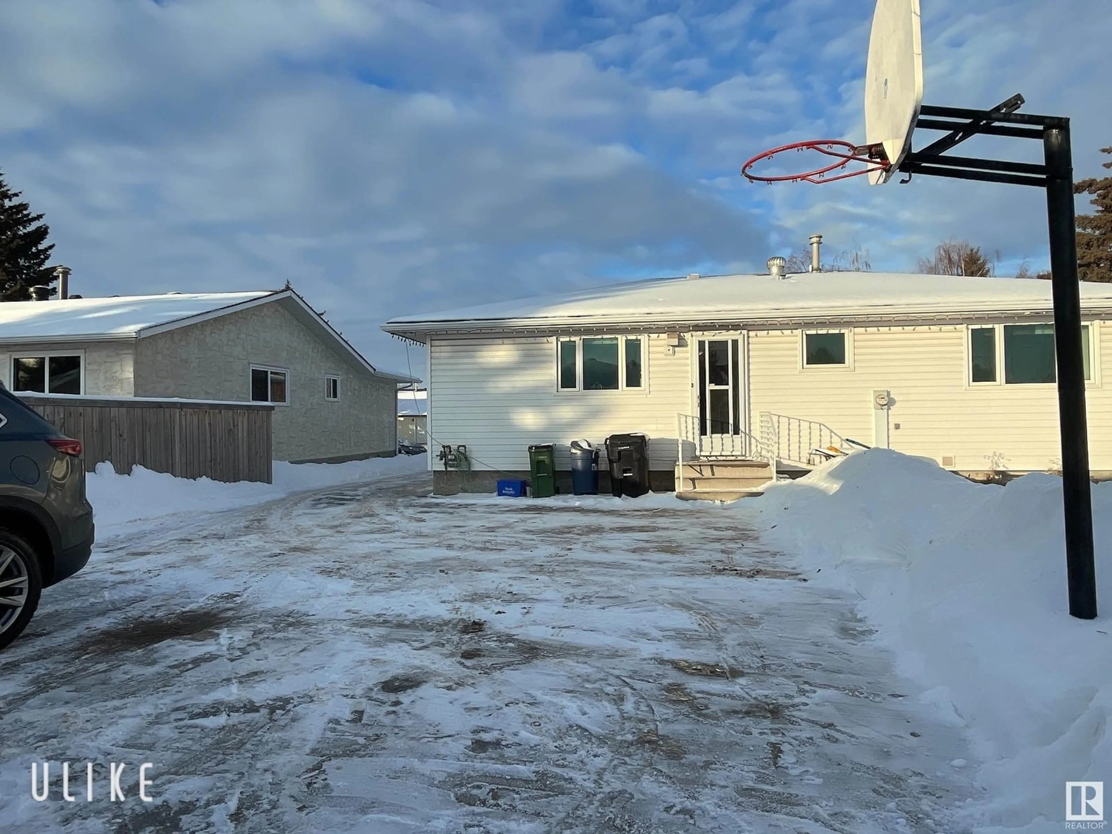 A pic from outside/outdoor area/front of a property/back of a property/a pic from drone, street for 1181 68 Street NW NW, Edmonton Alberta T6K3K4