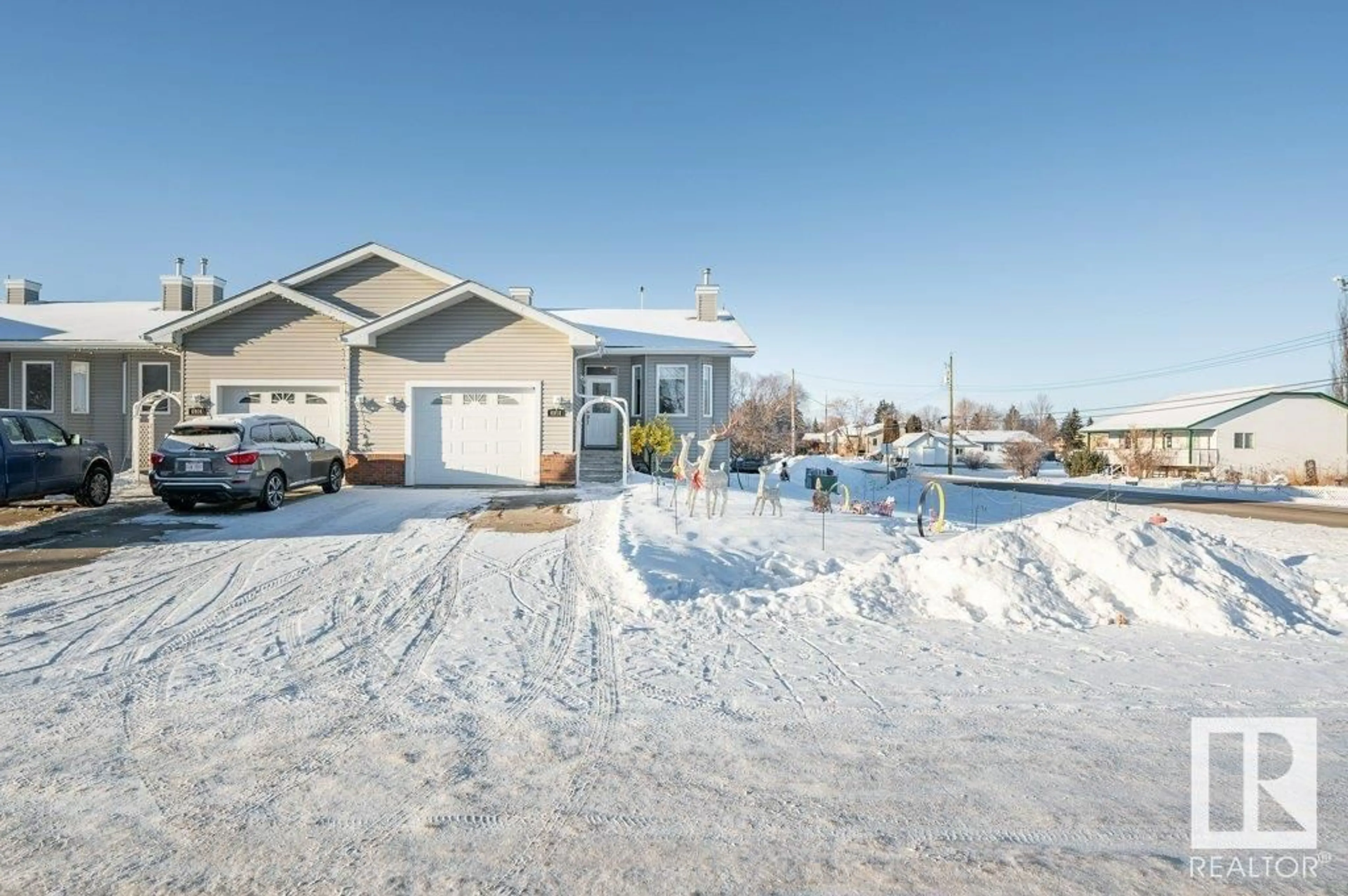 A pic from outside/outdoor area/front of a property/back of a property/a pic from drone, street for #4 4908 43 ST, Legal Alberta T0A0M0