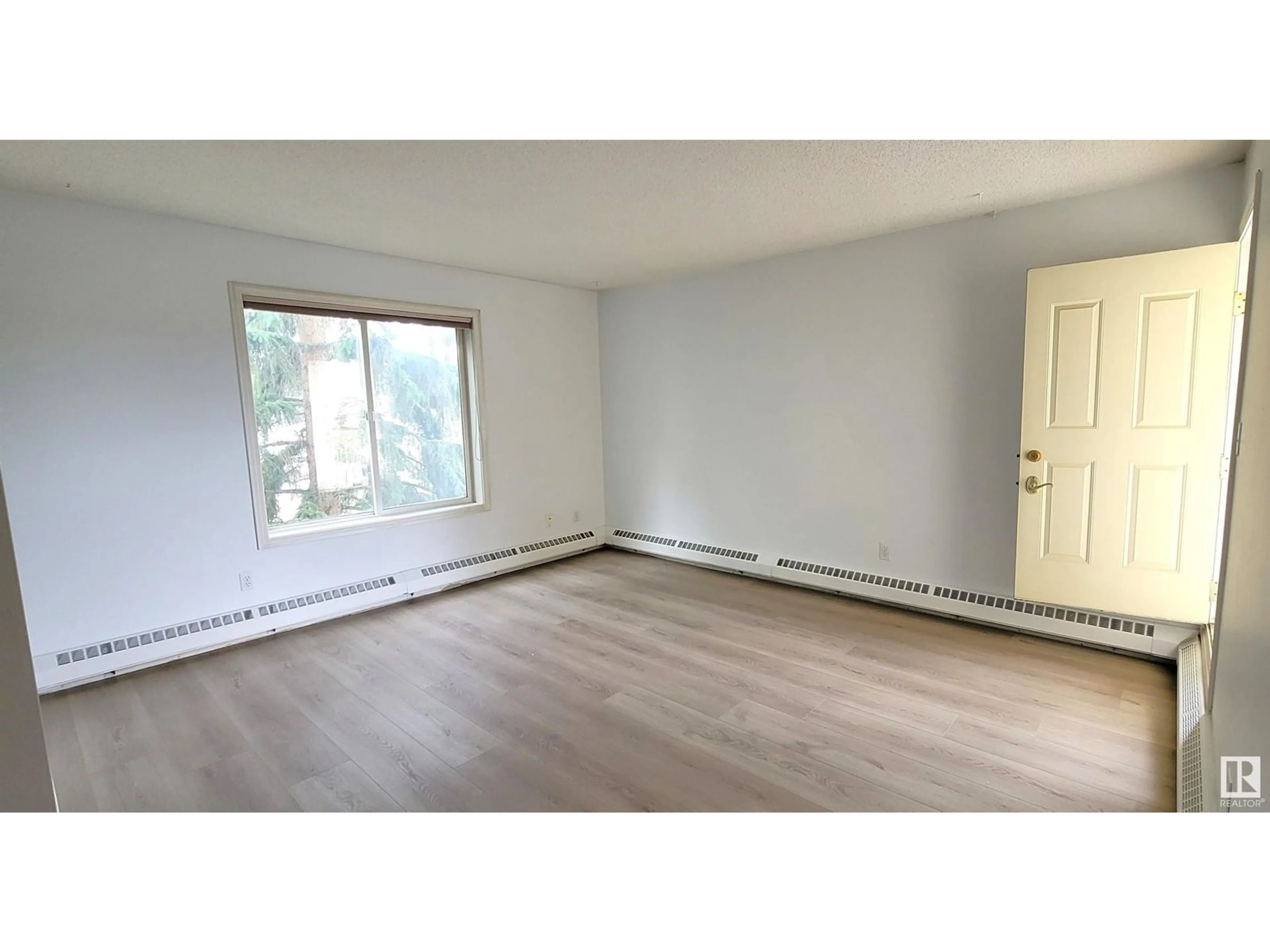 A pic of a room for #214 18020 95 AV NW, Edmonton Alberta T5T5W3