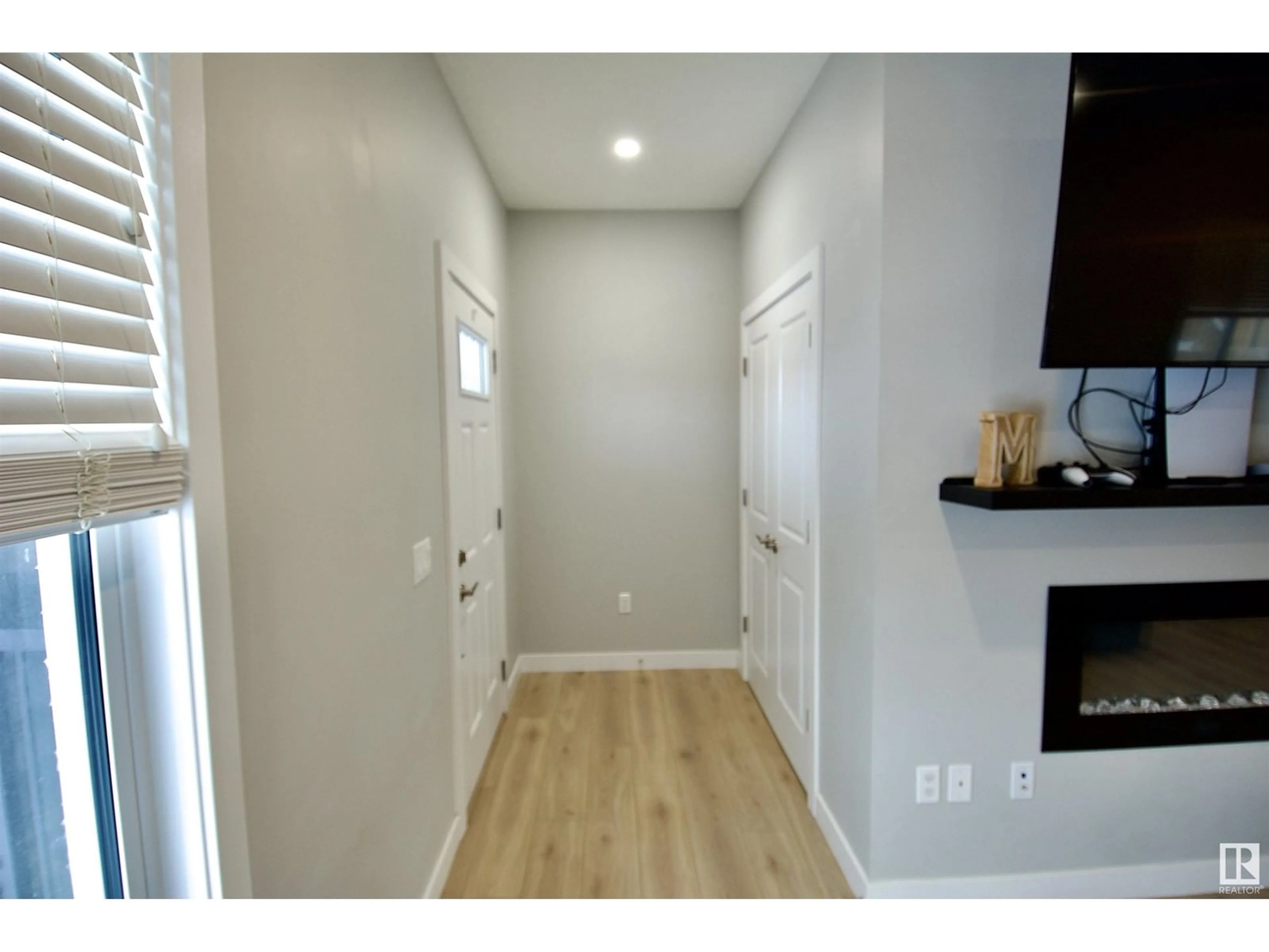 Indoor entryway for 39 SIENNA BV, Fort Saskatchewan Alberta T8L0W3