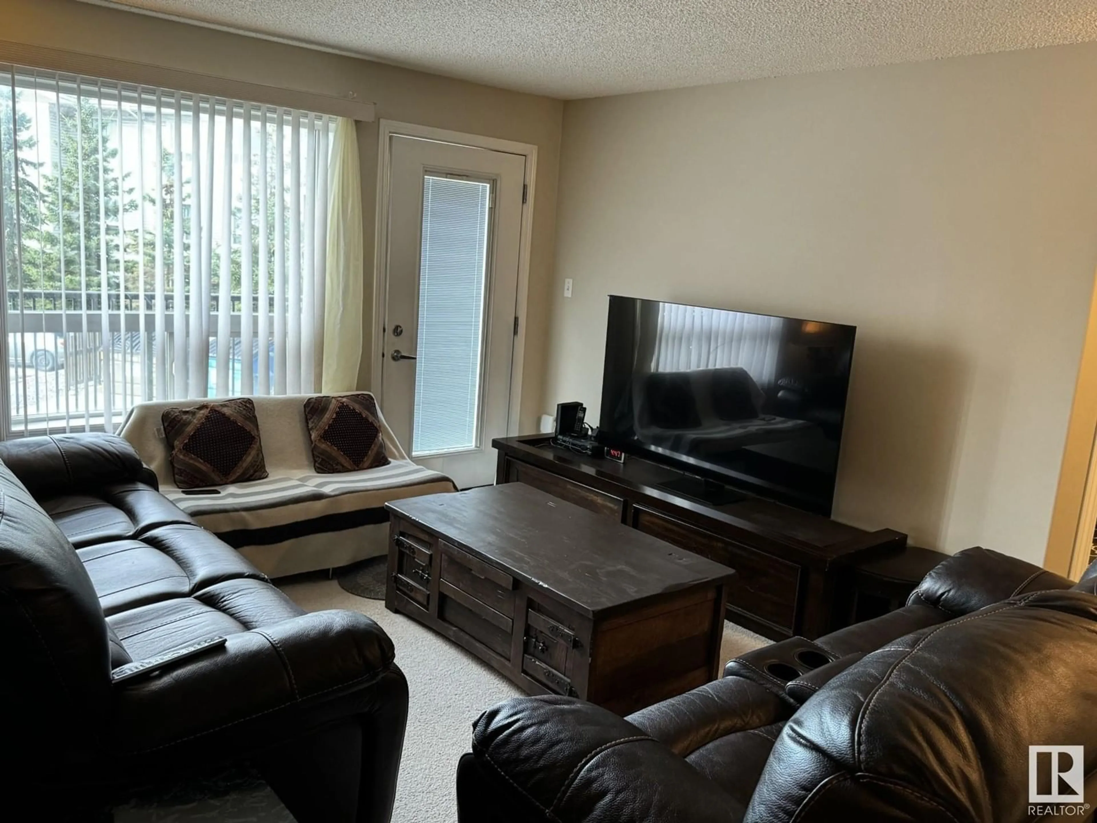 Living room with furniture, unknown for 7339 SOUTH TERWILLEGAR DR NW, Edmonton Alberta T6R0E1