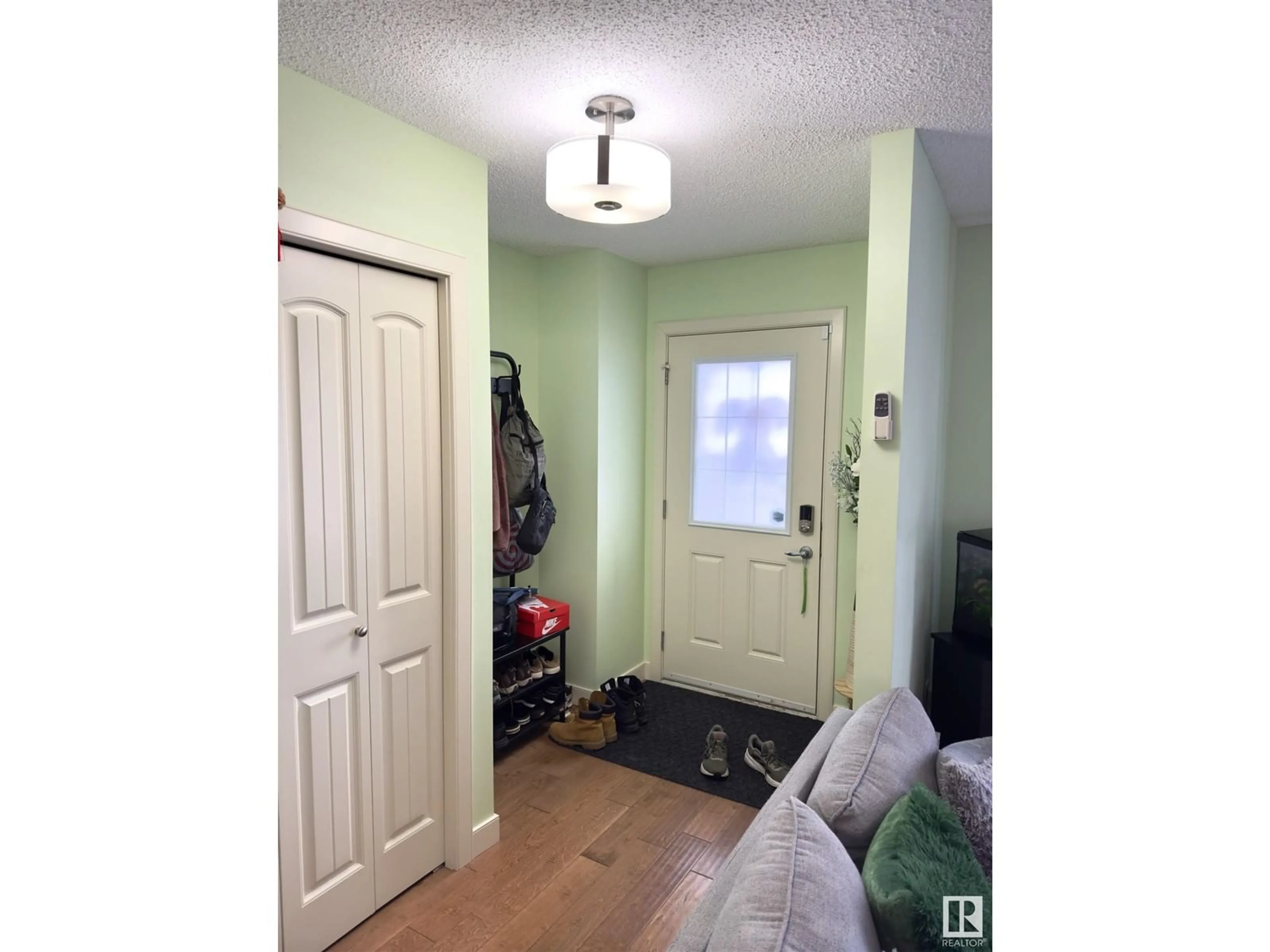 Indoor entryway for 416 WATT BV SW, Edmonton Alberta T6X1R1