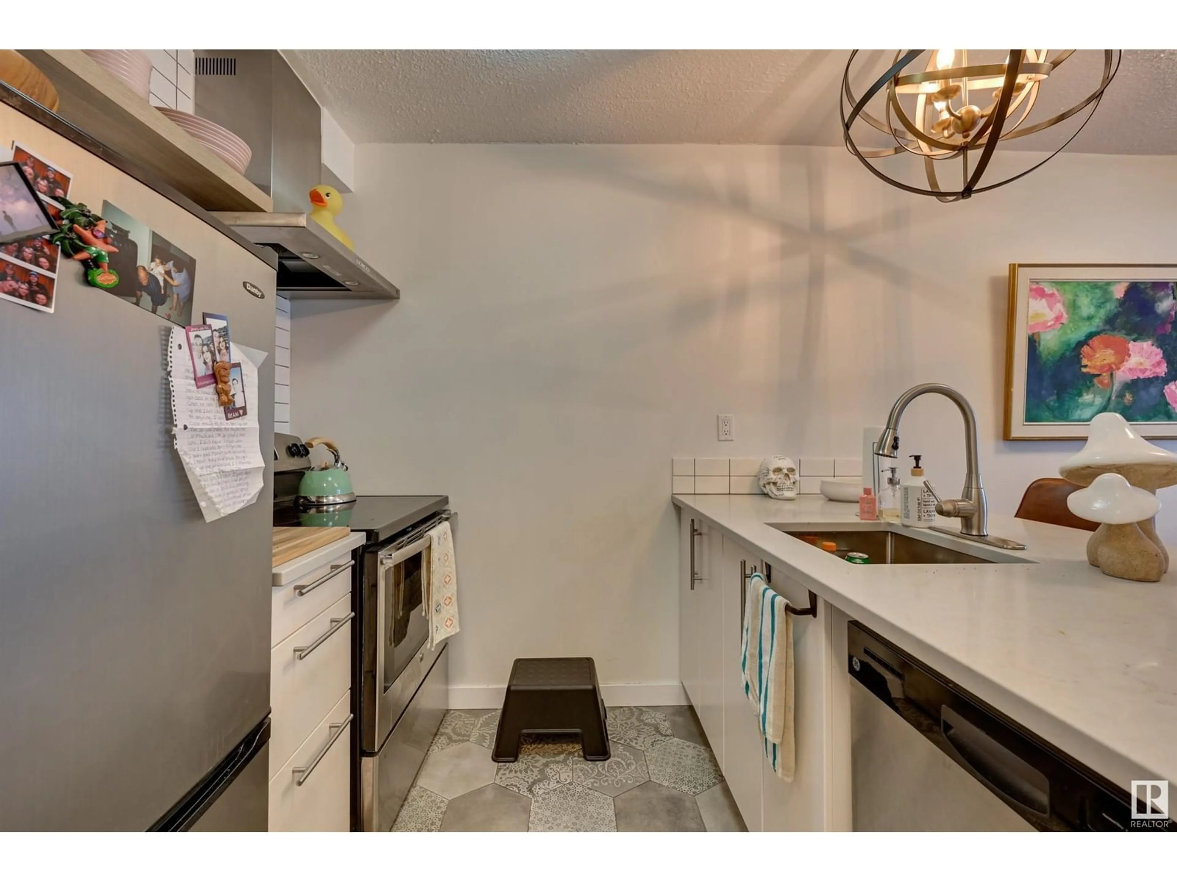 Unknown for #323 - 10160 114 ST, Edmonton Alberta T5K2L2