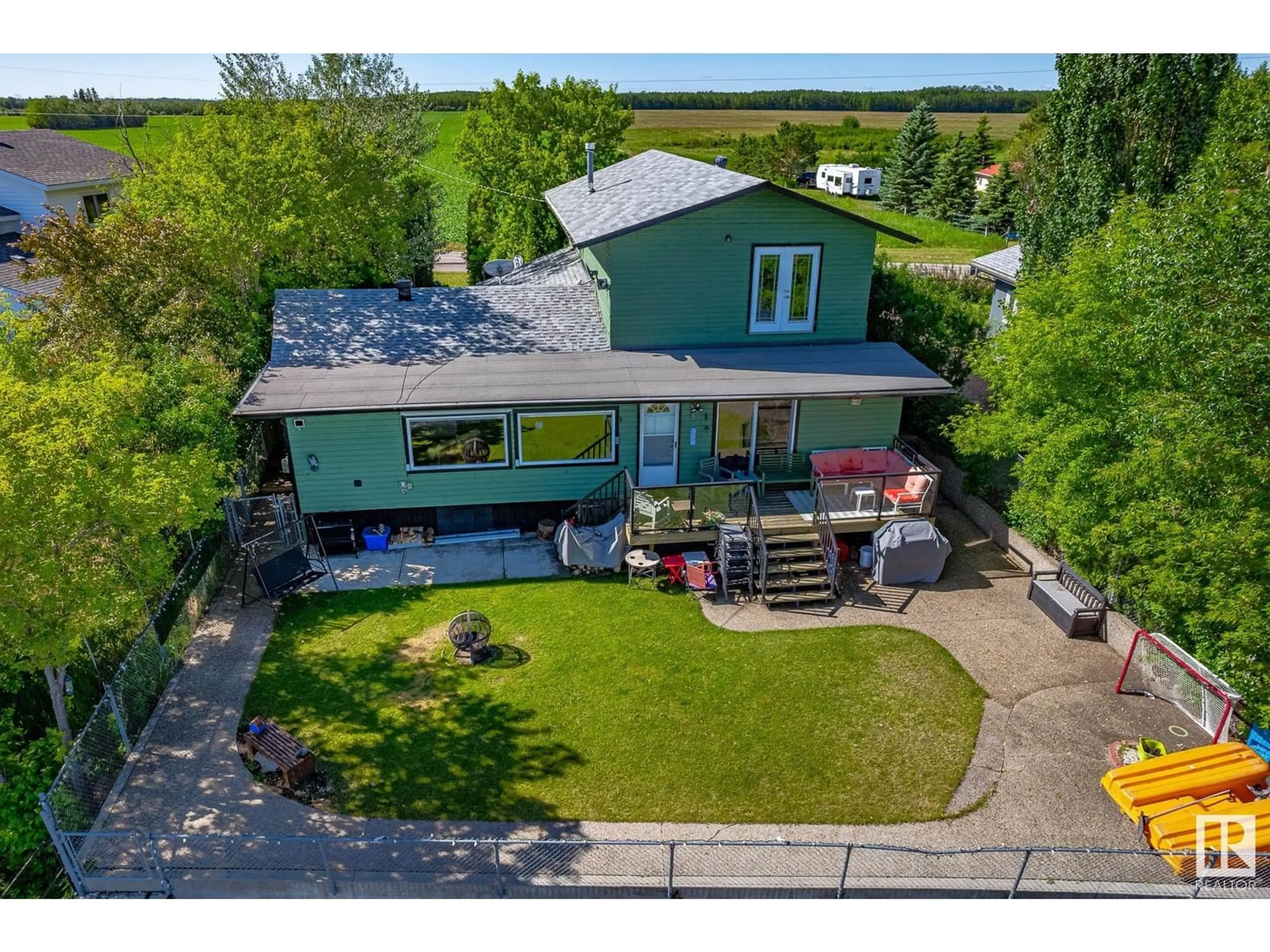 A pic from outside/outdoor area/front of a property/back of a property/a pic from drone, unknown for 6816 ST.ANNE TRAIL, Rural Lac Ste. Anne County Alberta T0E0A0