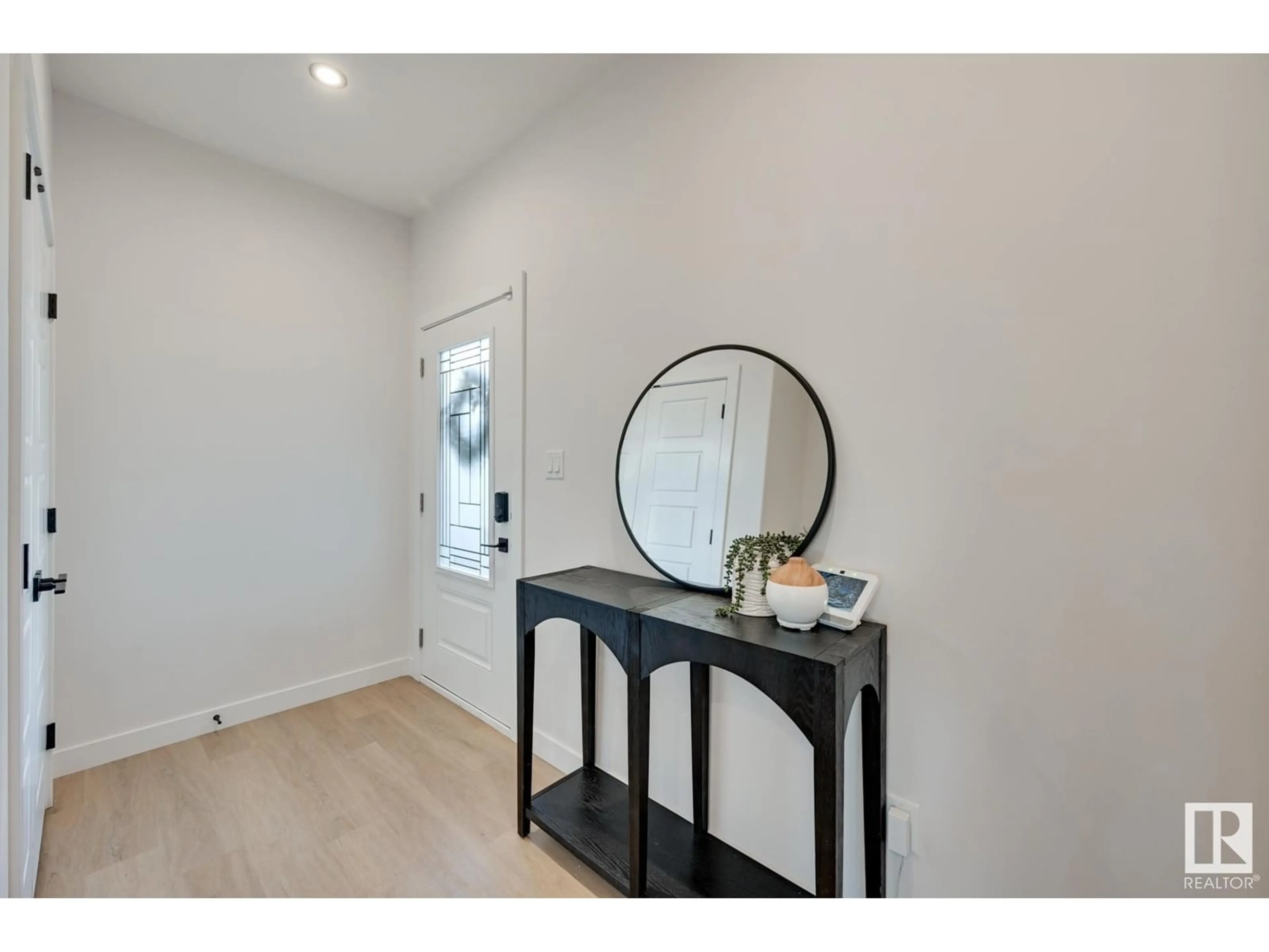 Indoor entryway for 96 ELM ST, Fort Saskatchewan Alberta T8L0X8