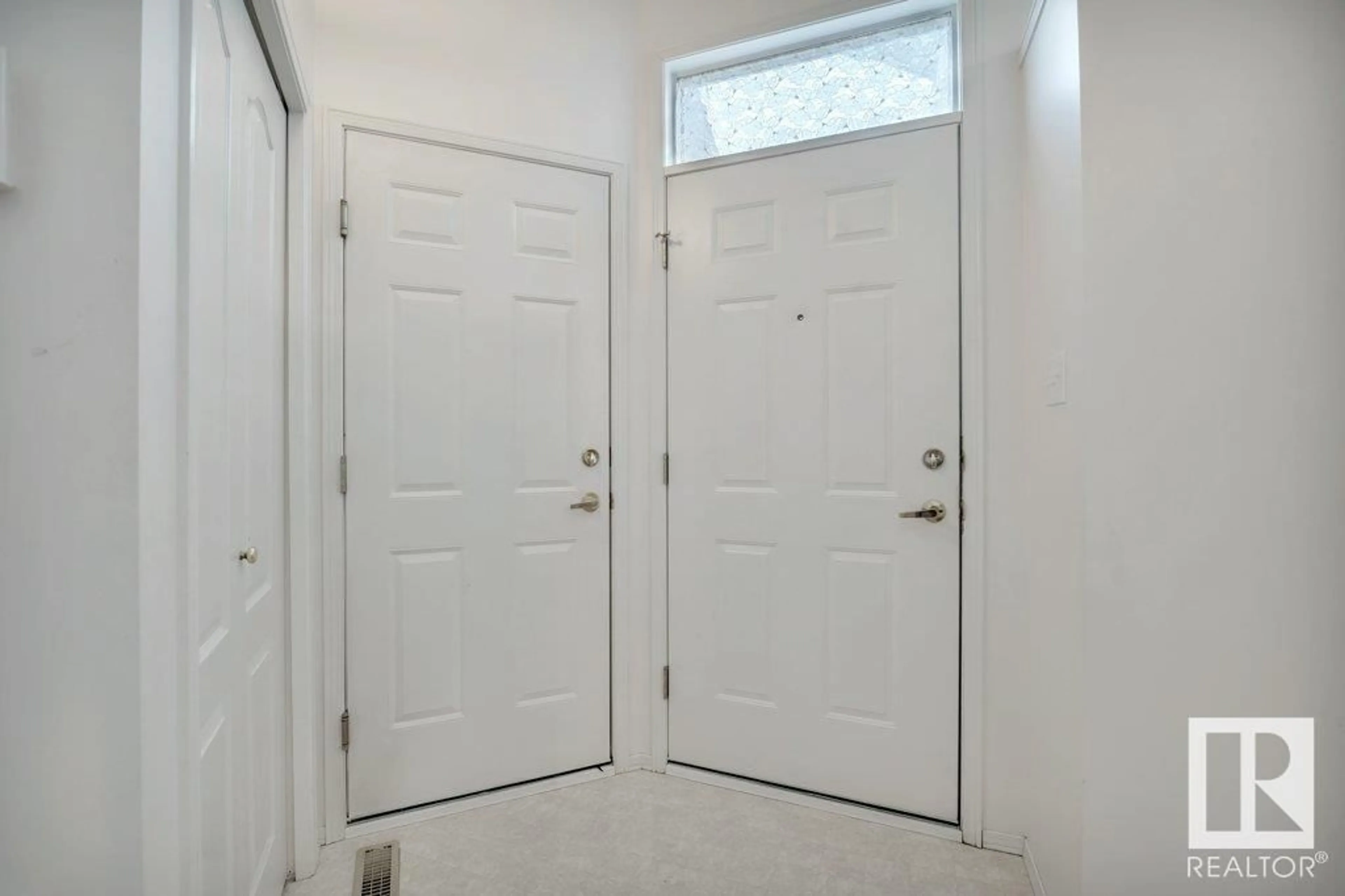 Indoor entryway for 18411 77 AV NW, Edmonton Alberta T5T6A8