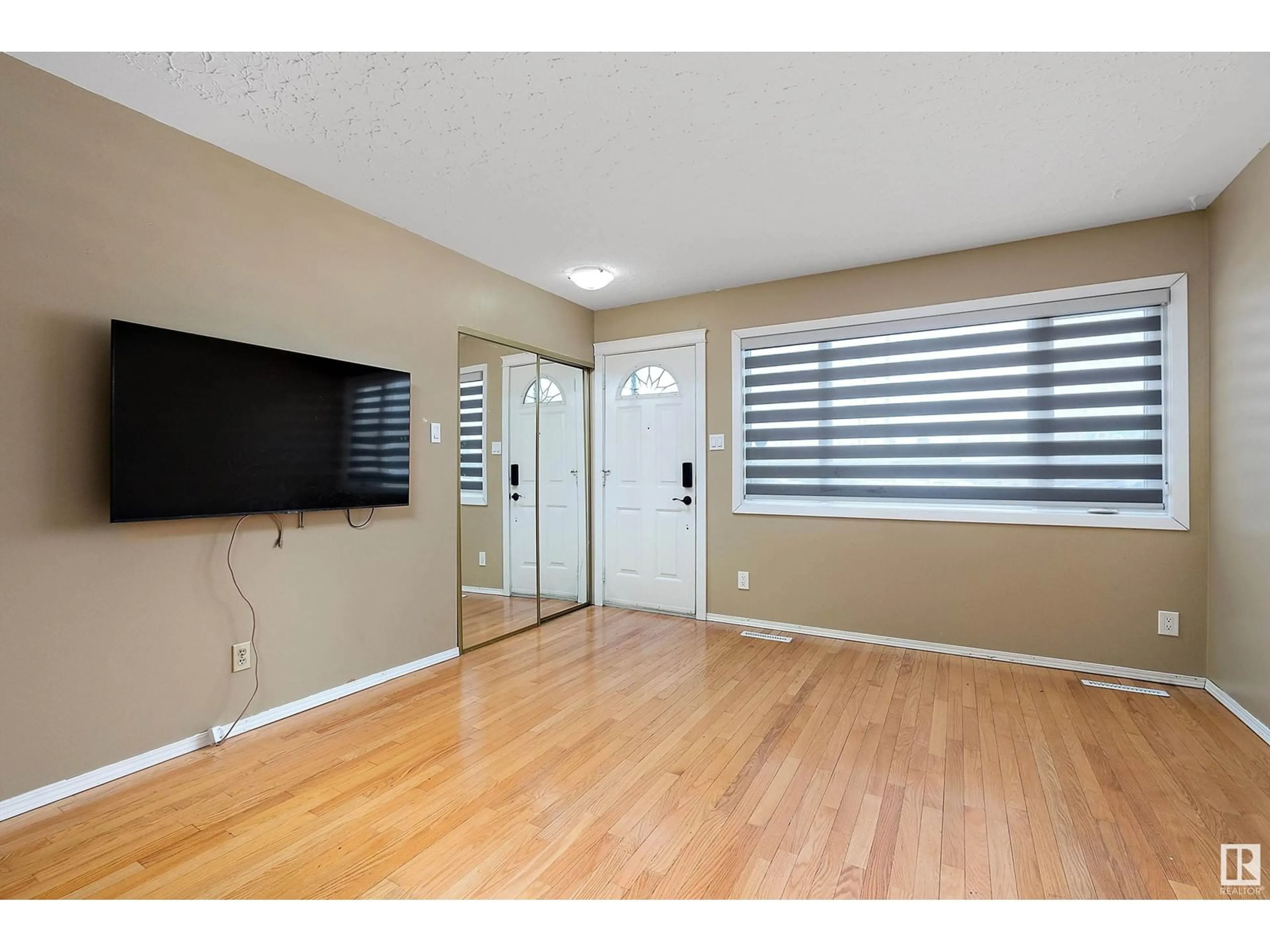 A pic of a room for 6205 90 AV NW, Edmonton Alberta T6B0P1