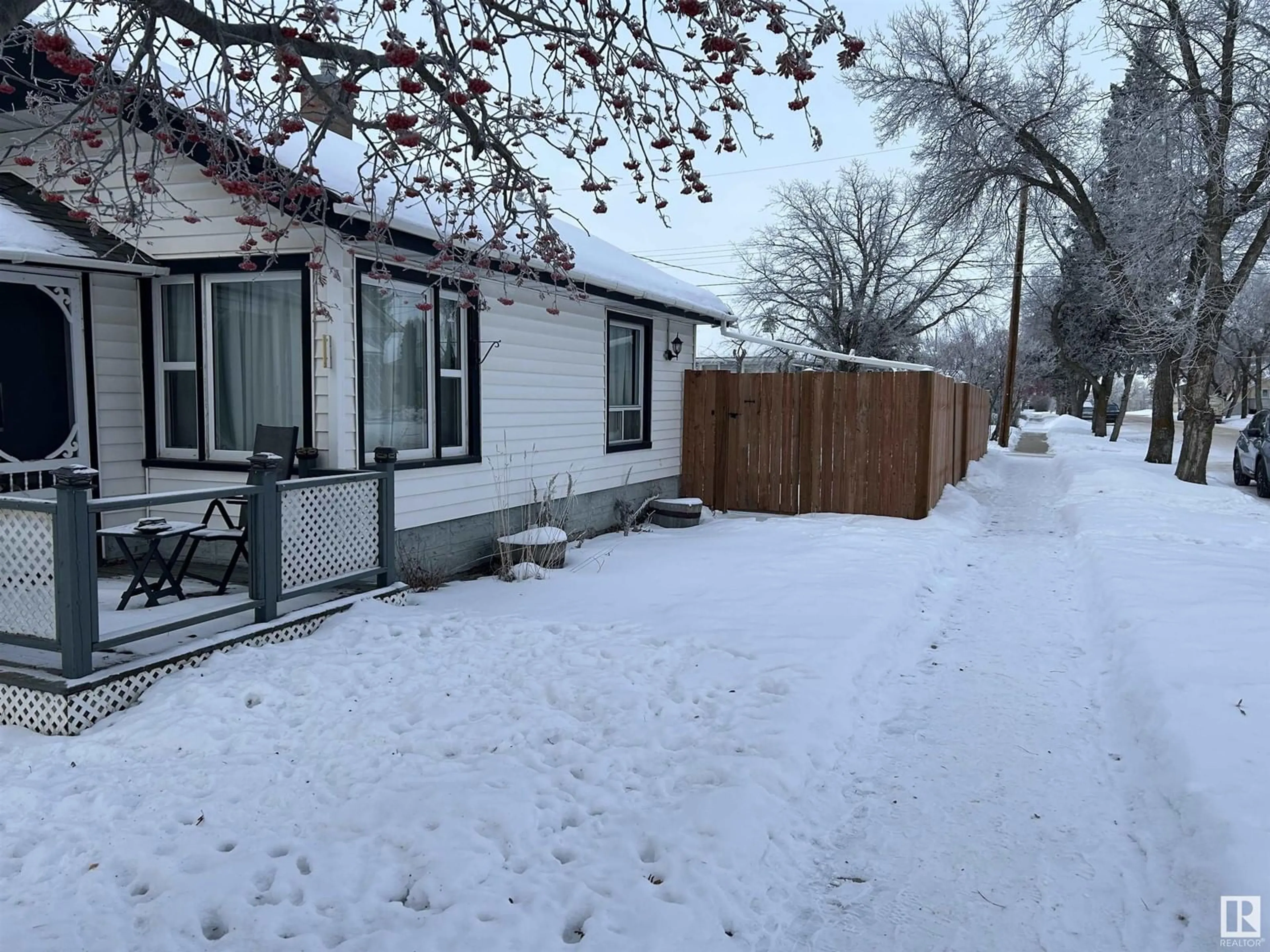 A pic from outside/outdoor area/front of a property/back of a property/a pic from drone, street for 5602-50 ave, Camrose Alberta T4V0T7