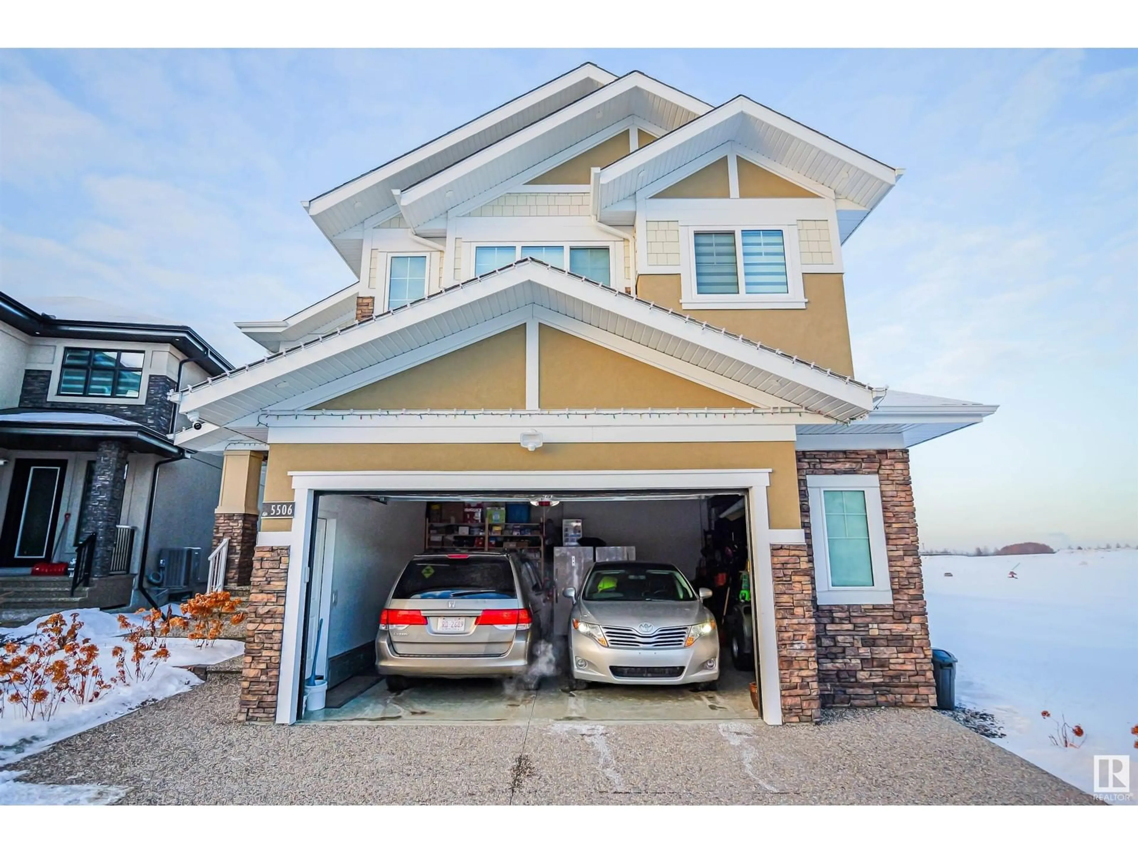 Indoor garage for 5506 Chegwin Point SW, Edmonton Alberta T6W4A8