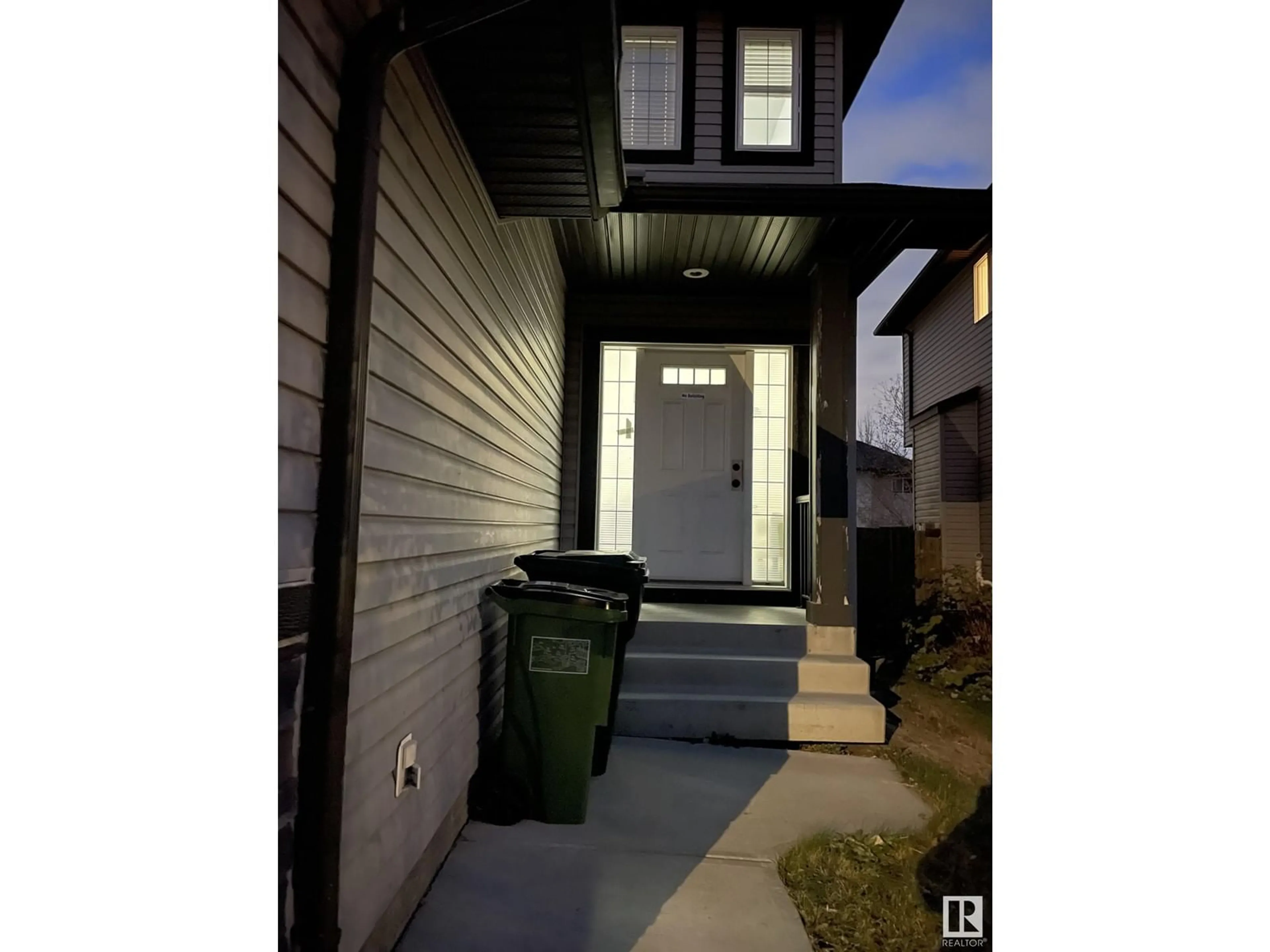 Unknown for 11716 17 AV SW SW, Edmonton Alberta T6W1Y2