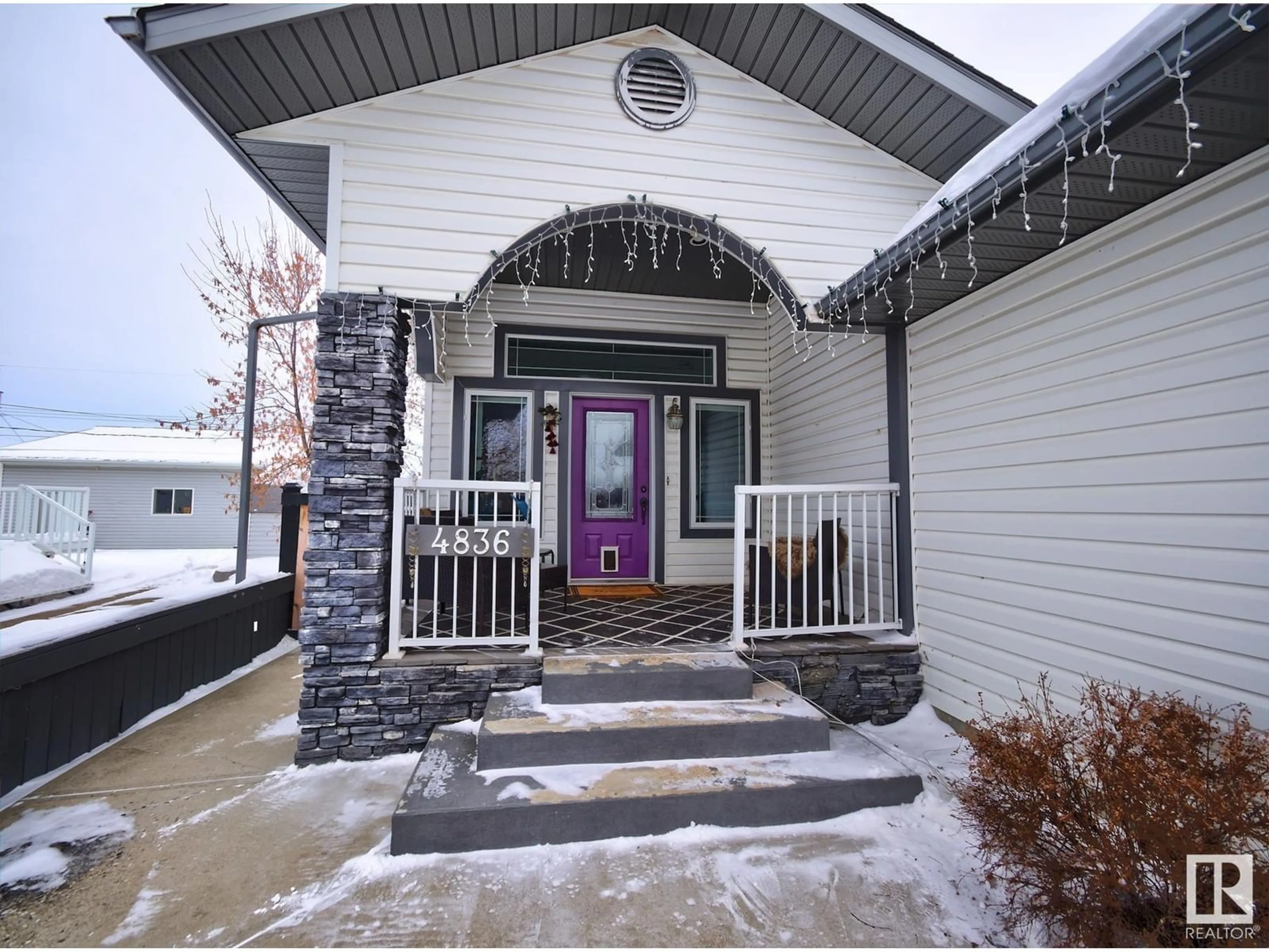 Indoor entryway for 4836 47 AV, Chipman Alberta T0B0W0