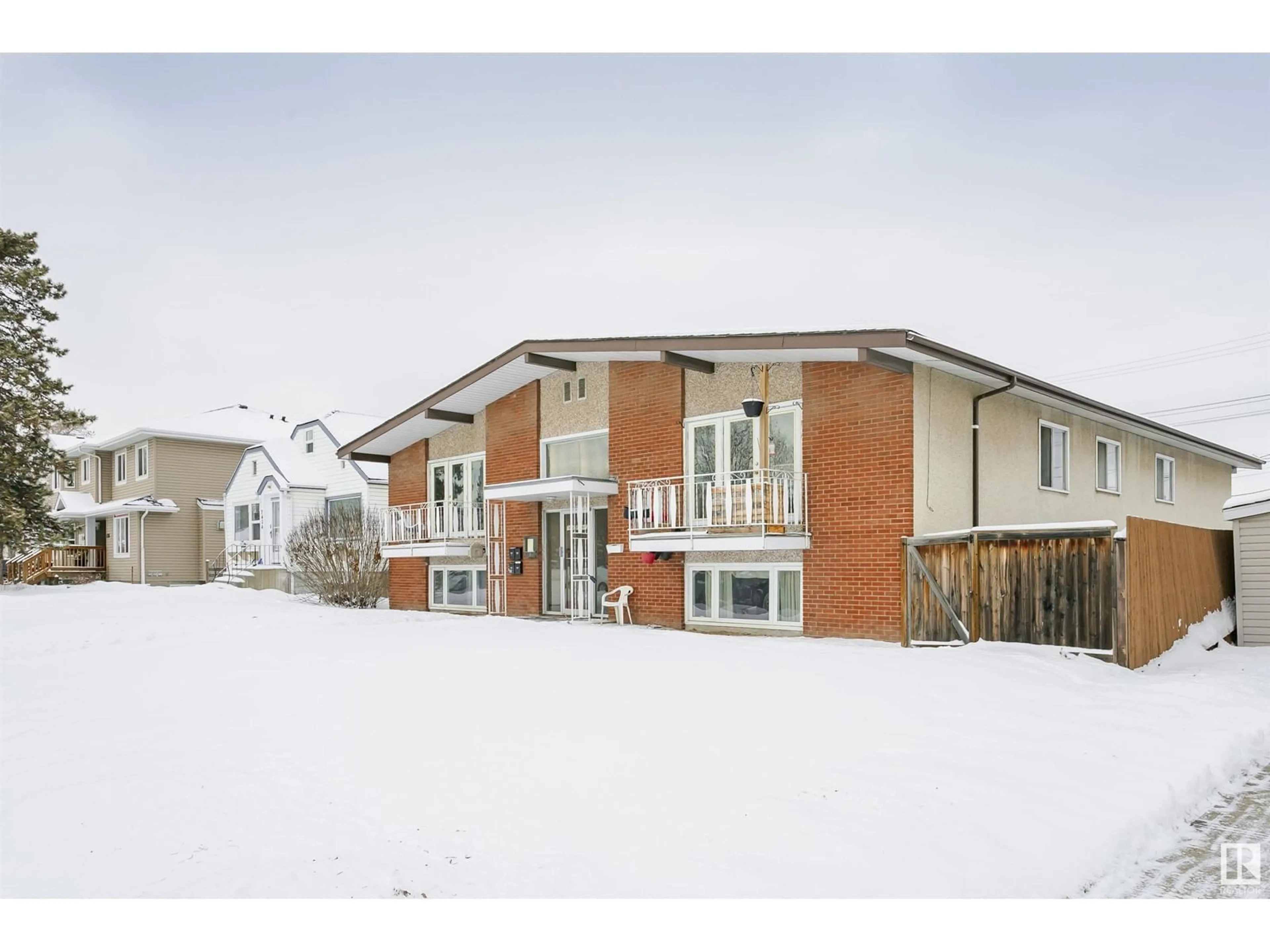 A pic from outside/outdoor area/front of a property/back of a property/a pic from drone, unknown for 7416 81 AV NW, Edmonton Alberta T6B0E2