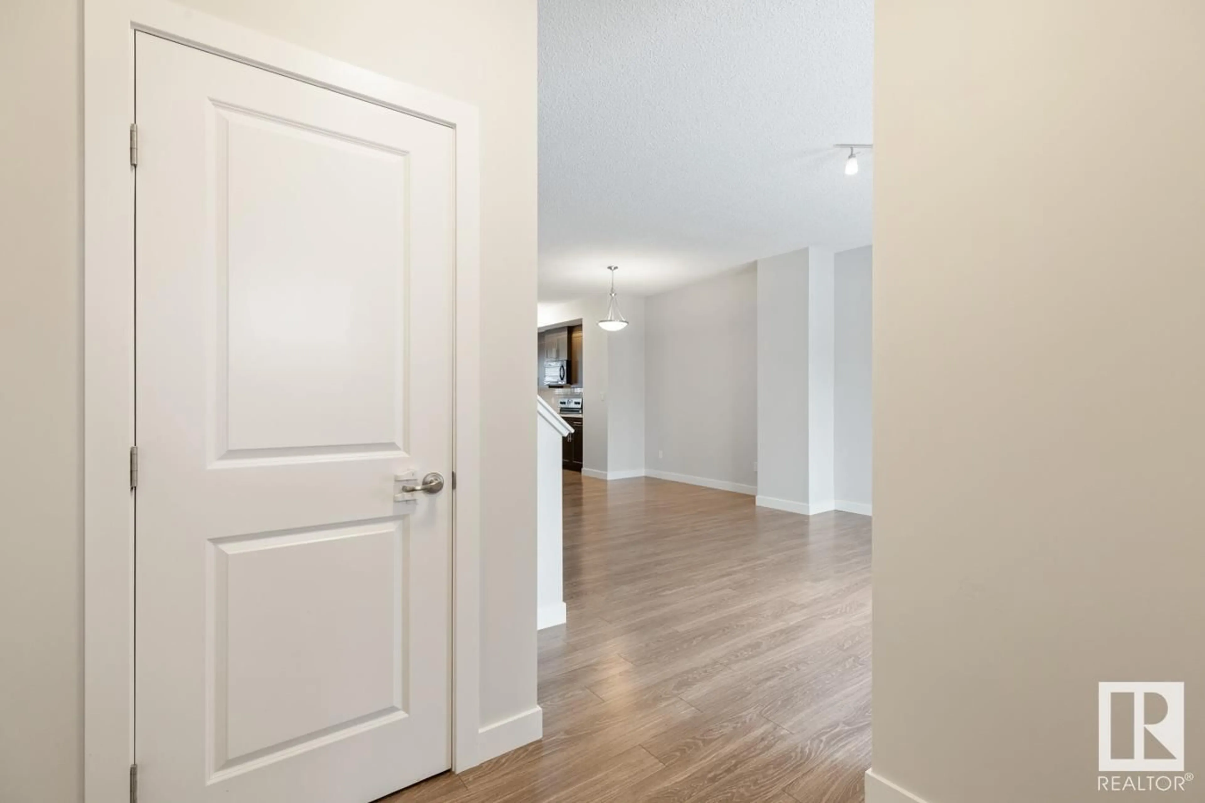 Indoor entryway for 175 ROBINSON DR, Leduc Alberta T9E1G5