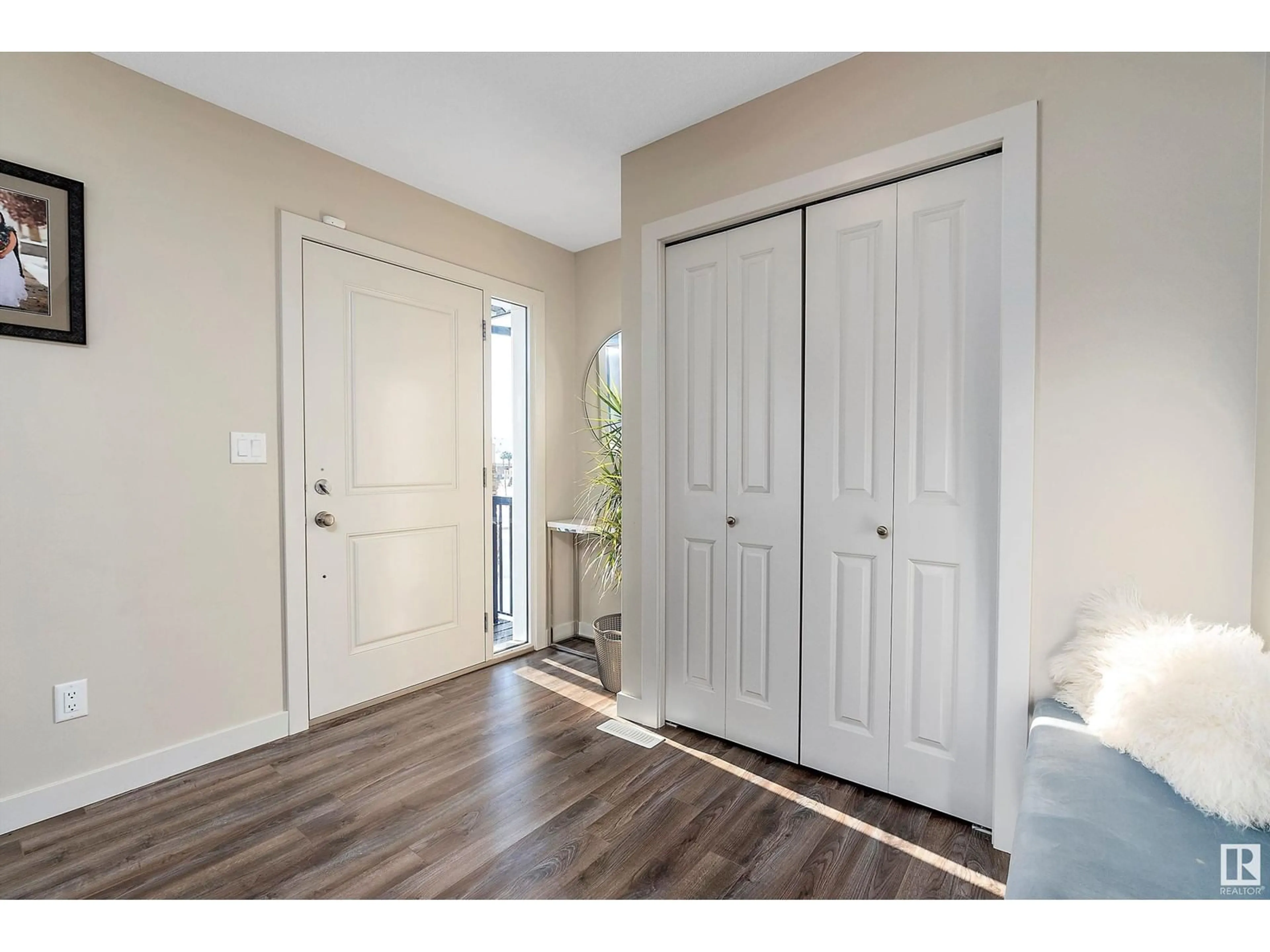 Indoor entryway for 3512 48 AV, Beaumont Alberta T4X2B5