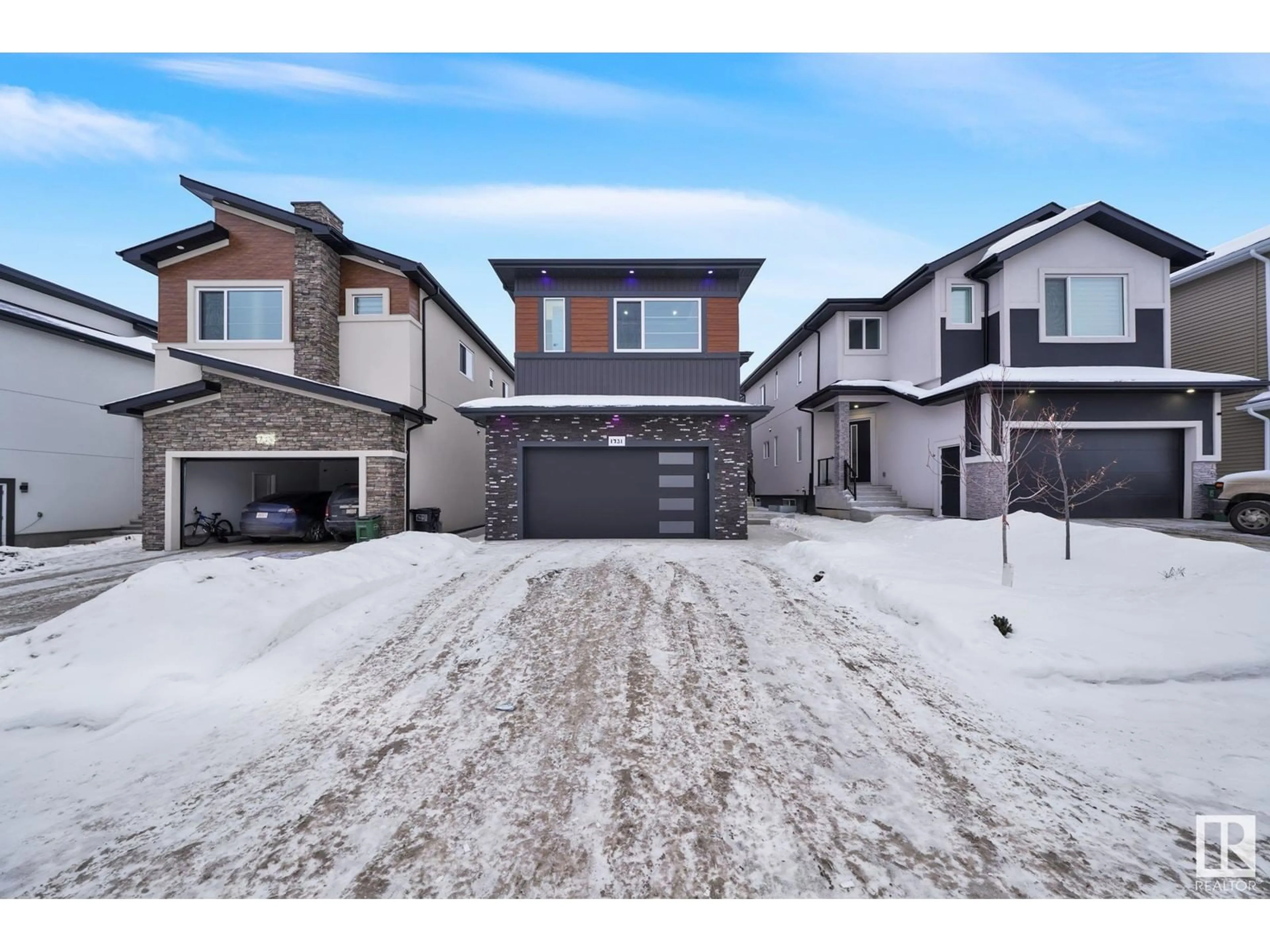 A pic from outside/outdoor area/front of a property/back of a property/a pic from drone, street for 1731 19 ST NW, Edmonton Alberta T6T2N1