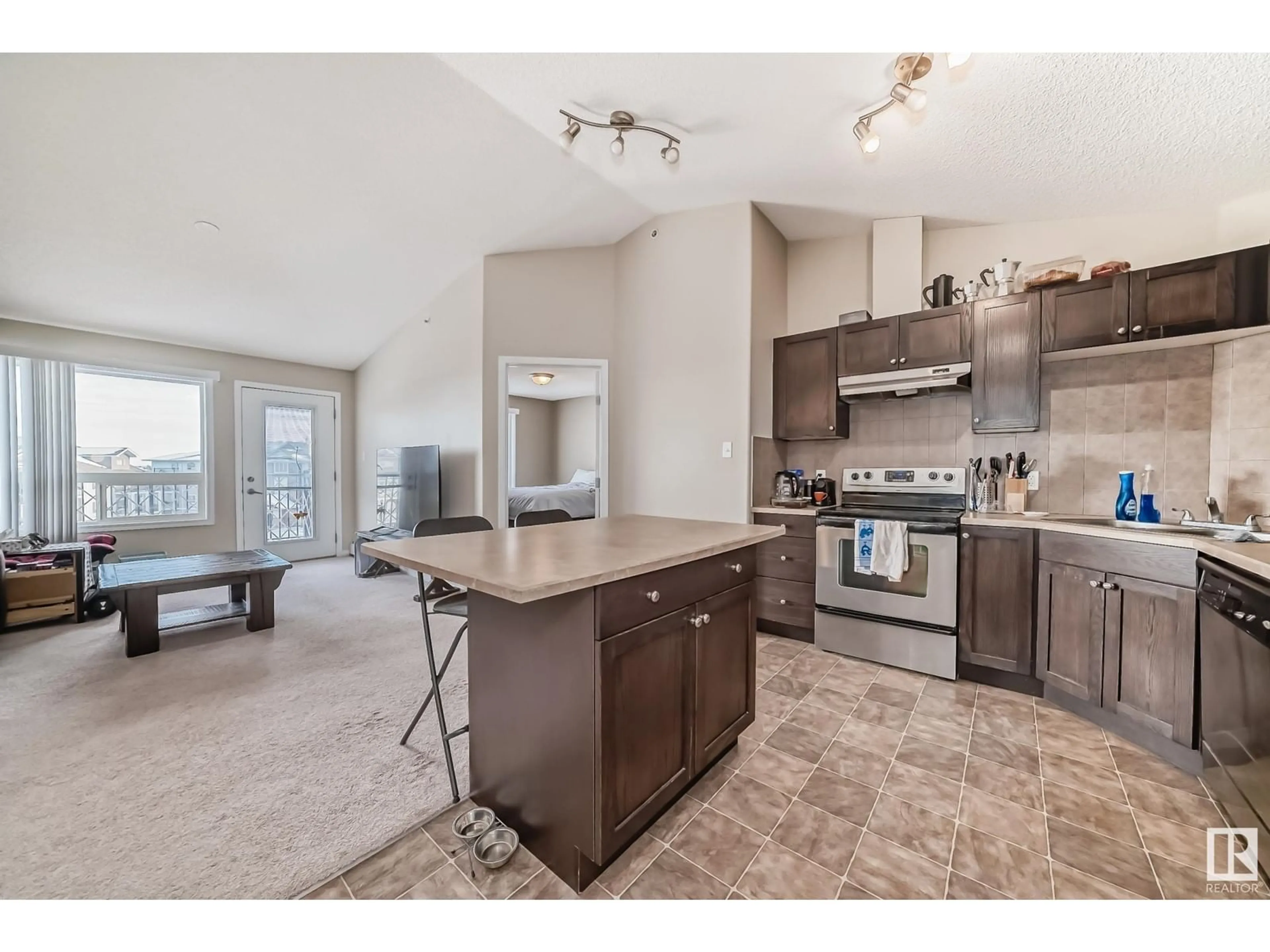 Open concept kitchen, unknown for #5418 7335 South Terwillegar DR NW, Edmonton Alberta T6R0M1