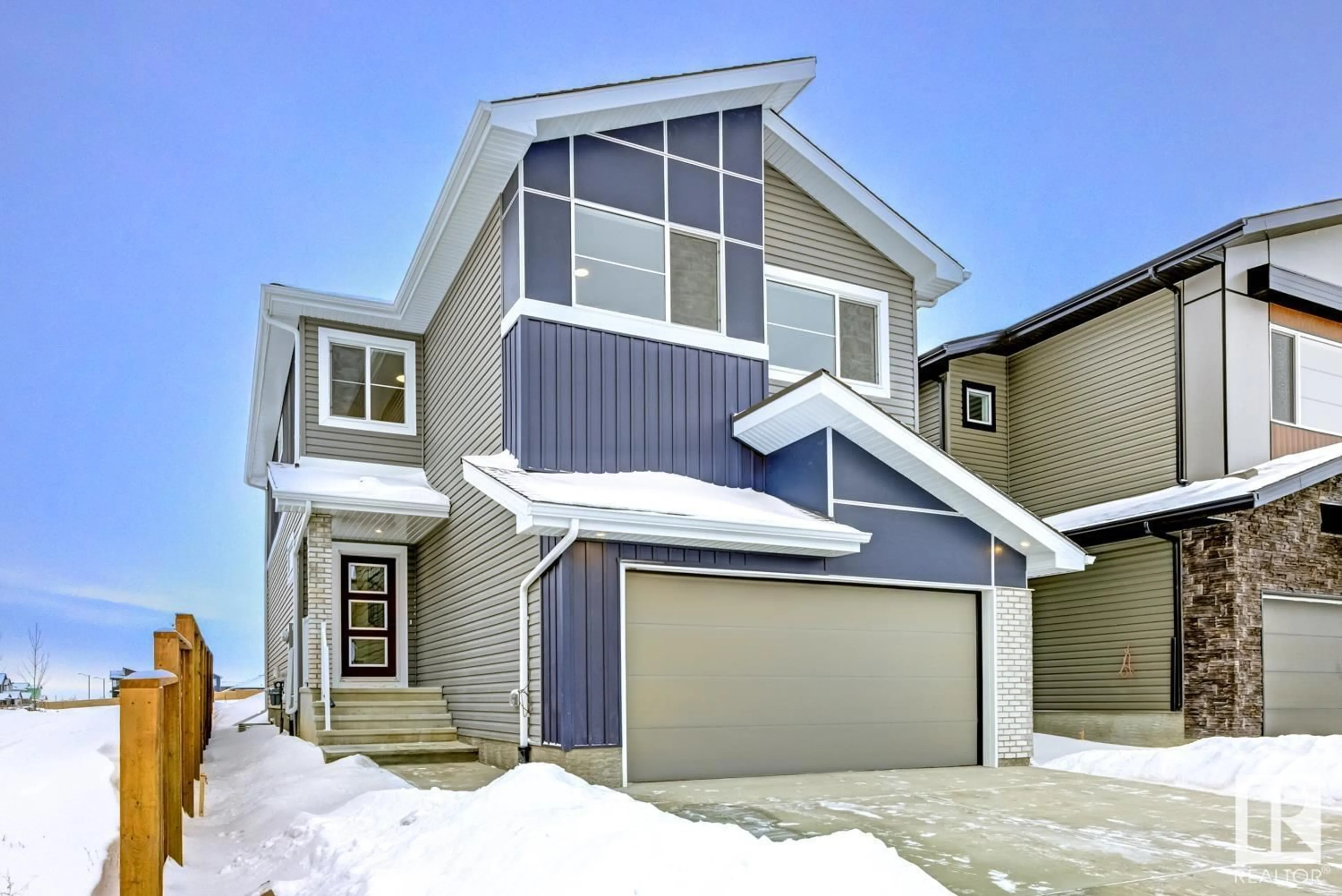 Home with vinyl exterior material, street for 41 Rhea CR NW, St. Albert Alberta T8N8A4