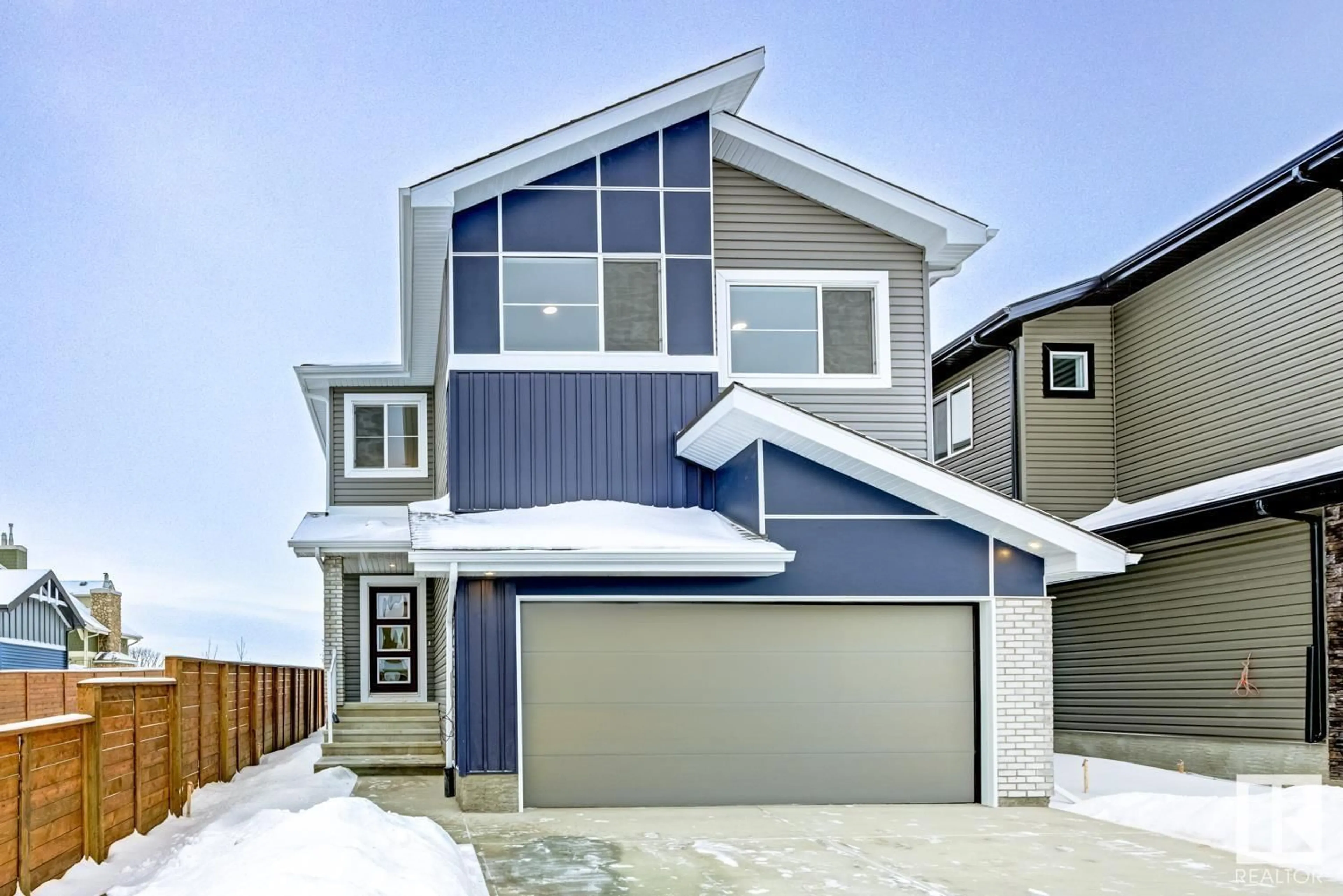 Home with vinyl exterior material, street for 41 Rhea CR NW, St. Albert Alberta T8N8A4