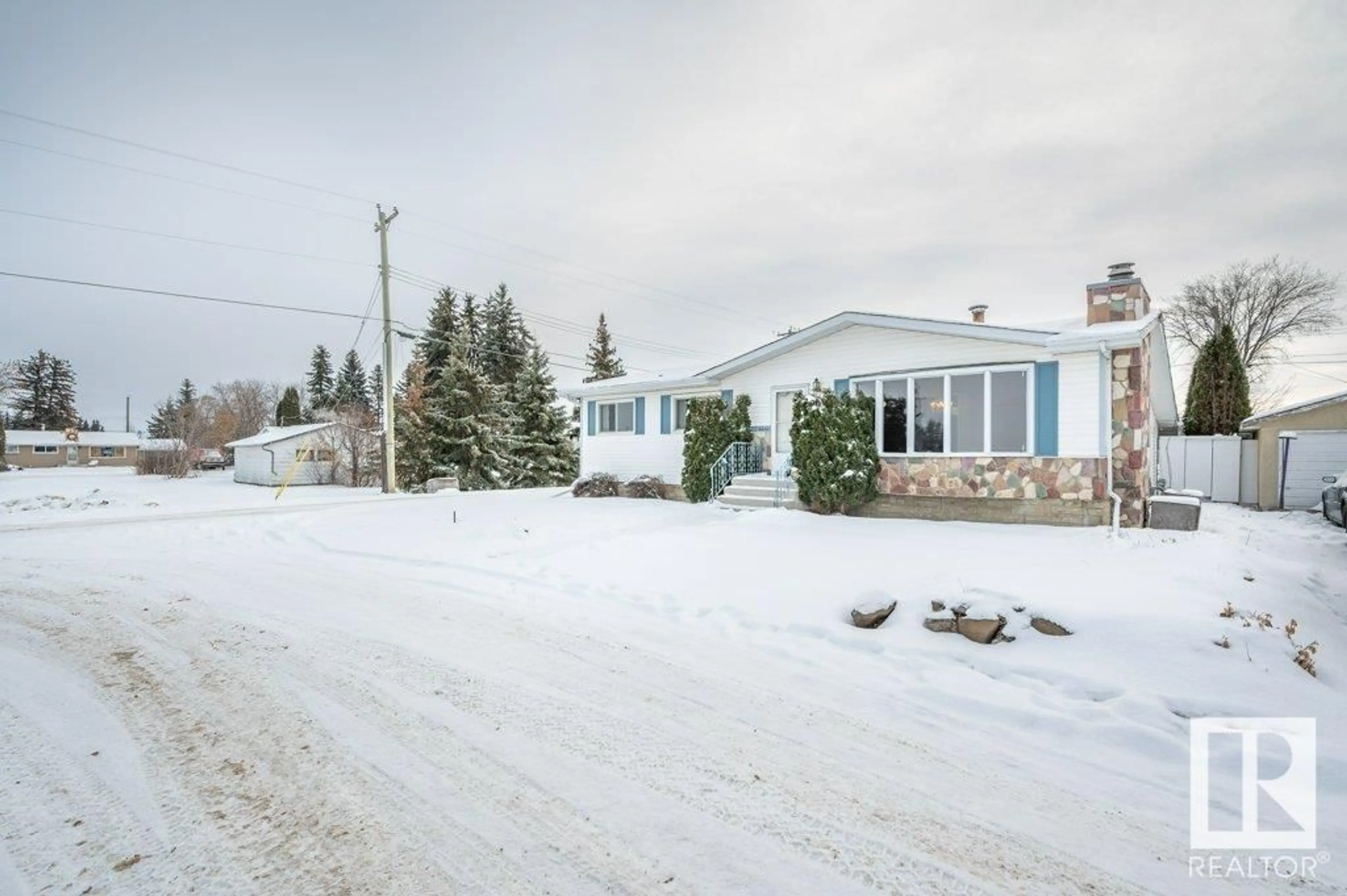 A pic from outside/outdoor area/front of a property/back of a property/a pic from drone, street for 5217 44 AV, Smoky Lake Town Alberta T0A3C0