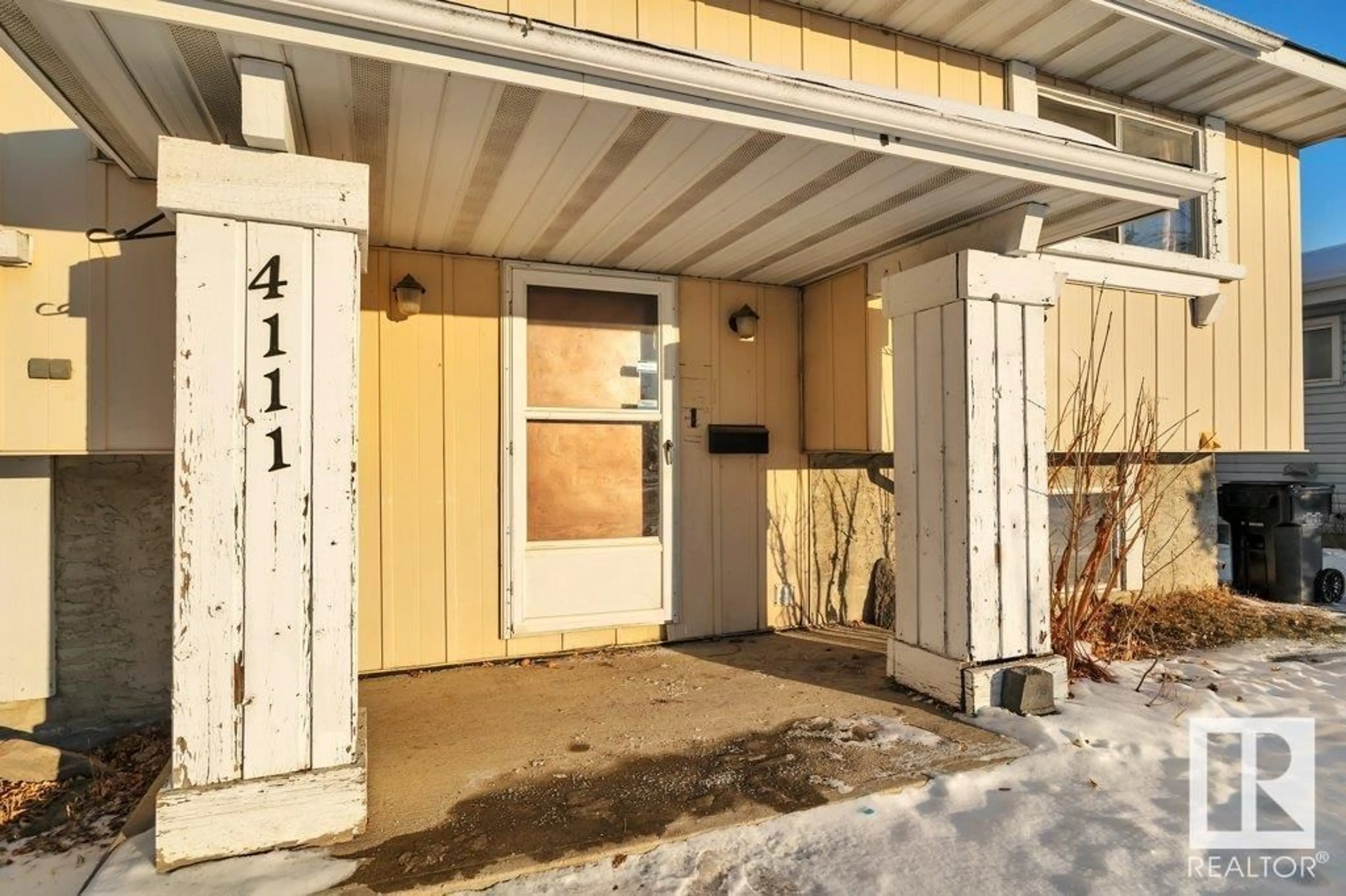 Indoor entryway for 4111 44 ST, Leduc Alberta T9E4Y1