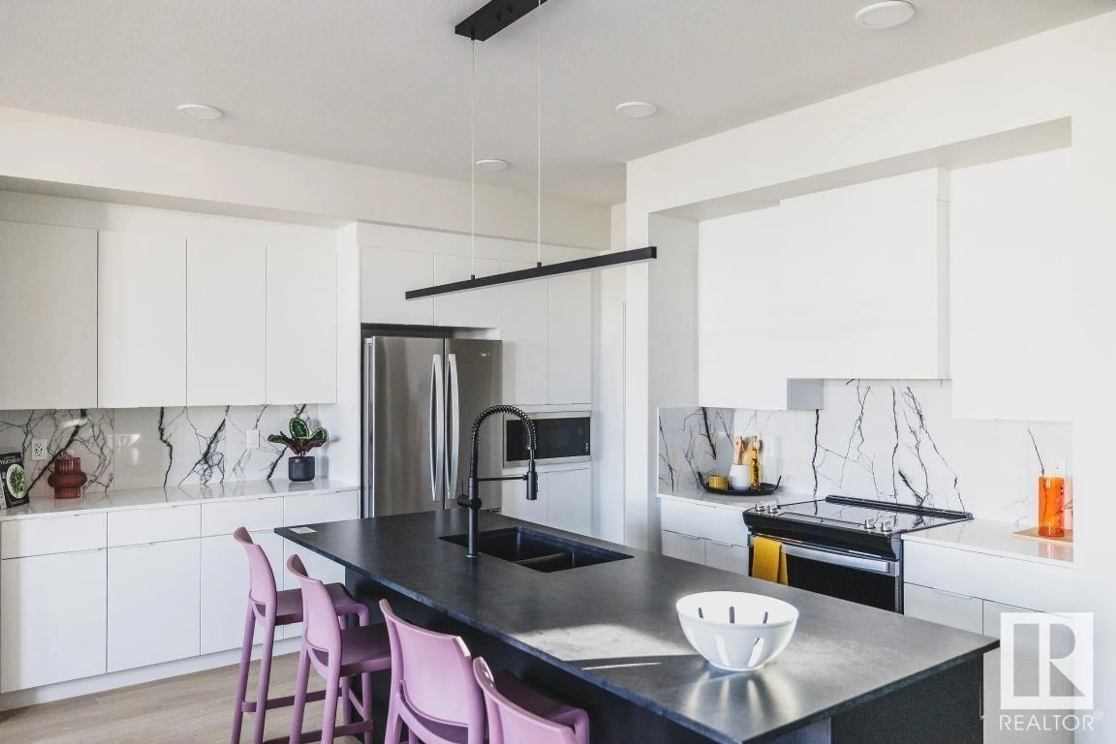 Contemporary kitchen, ceramic/tile floor for 111 GARNEAU GA, Spruce Grove Alberta T7X0M6