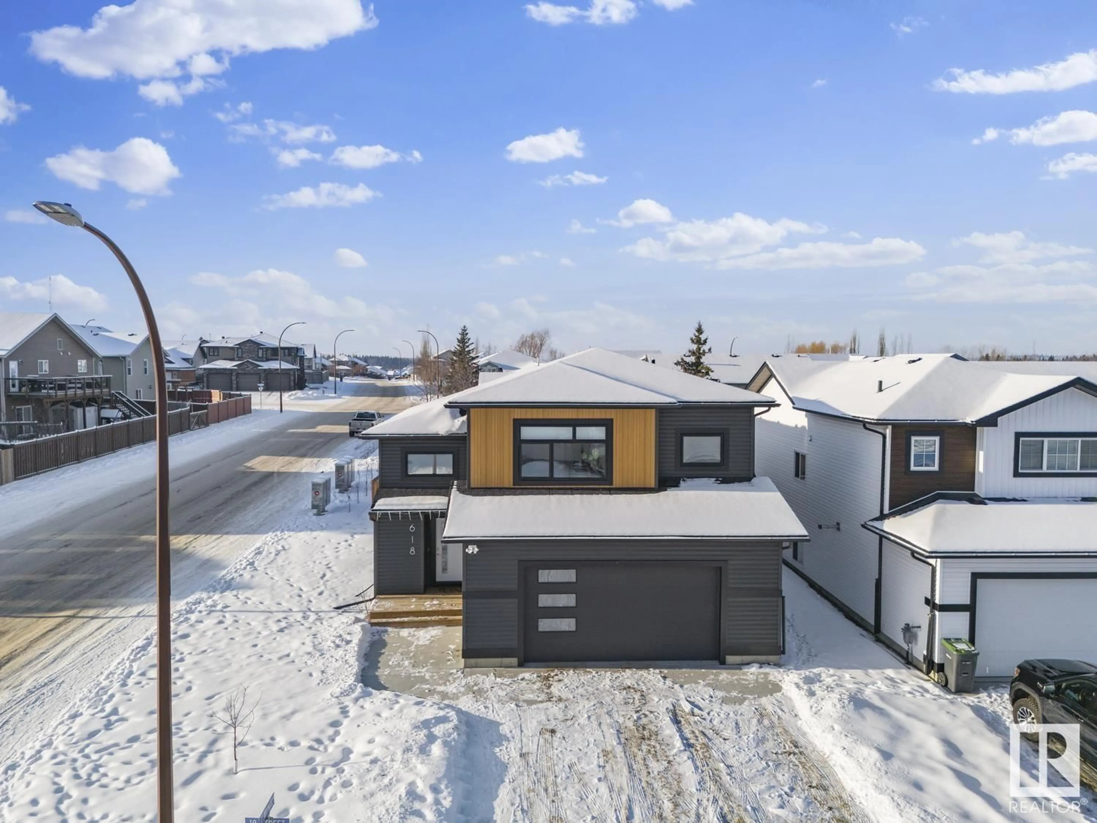 A pic from outside/outdoor area/front of a property/back of a property/a pic from drone, street for 618 18 ST, Cold Lake Alberta T9M0K3