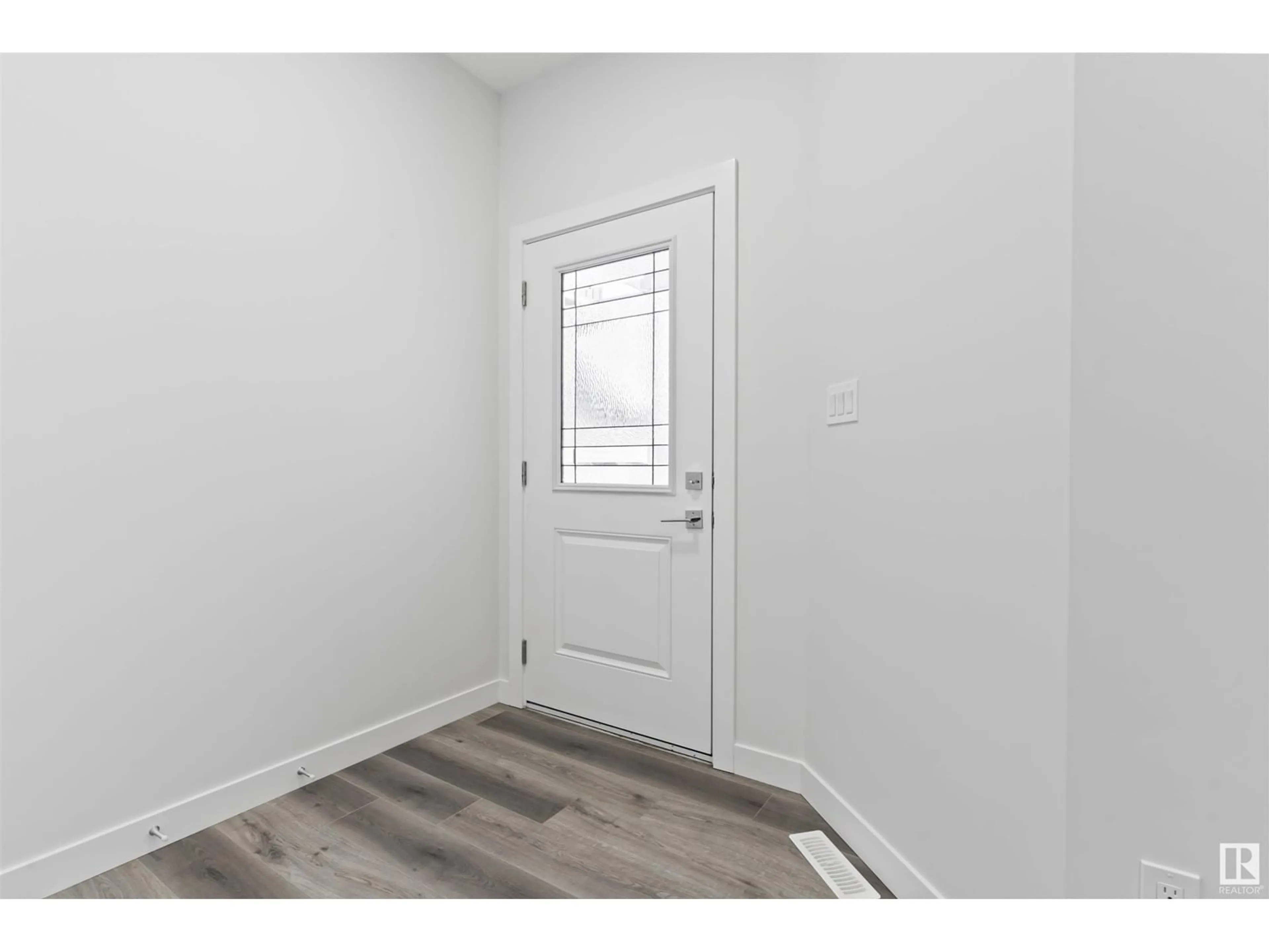 Indoor entryway for 331 ROBERTS WD, Leduc Alberta T9E1K9