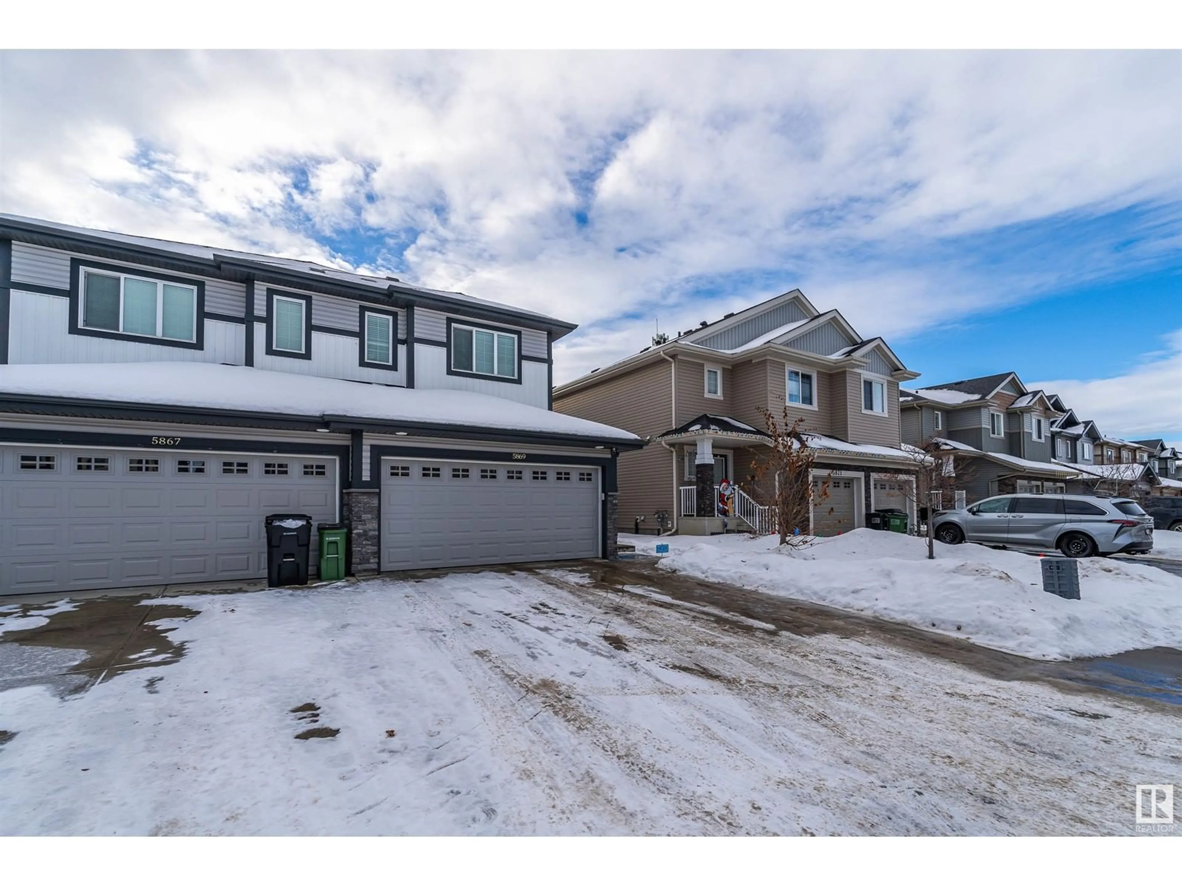 A pic from outside/outdoor area/front of a property/back of a property/a pic from drone, street for 5869 ANTHONY CR SW, Edmonton Alberta T6W3H4