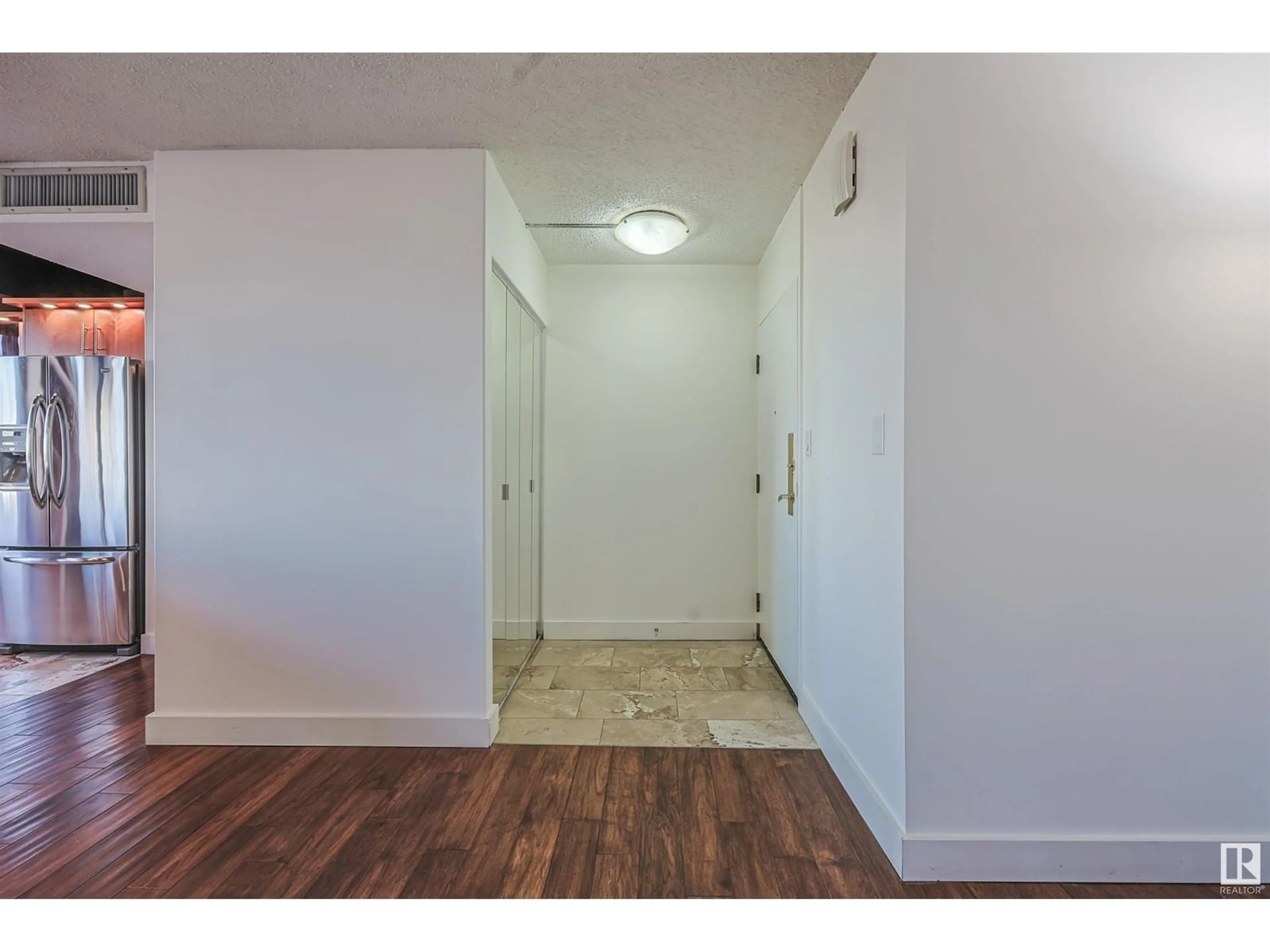 Indoor entryway for #607 10045 118 ST NW, Edmonton Alberta T5K2K2