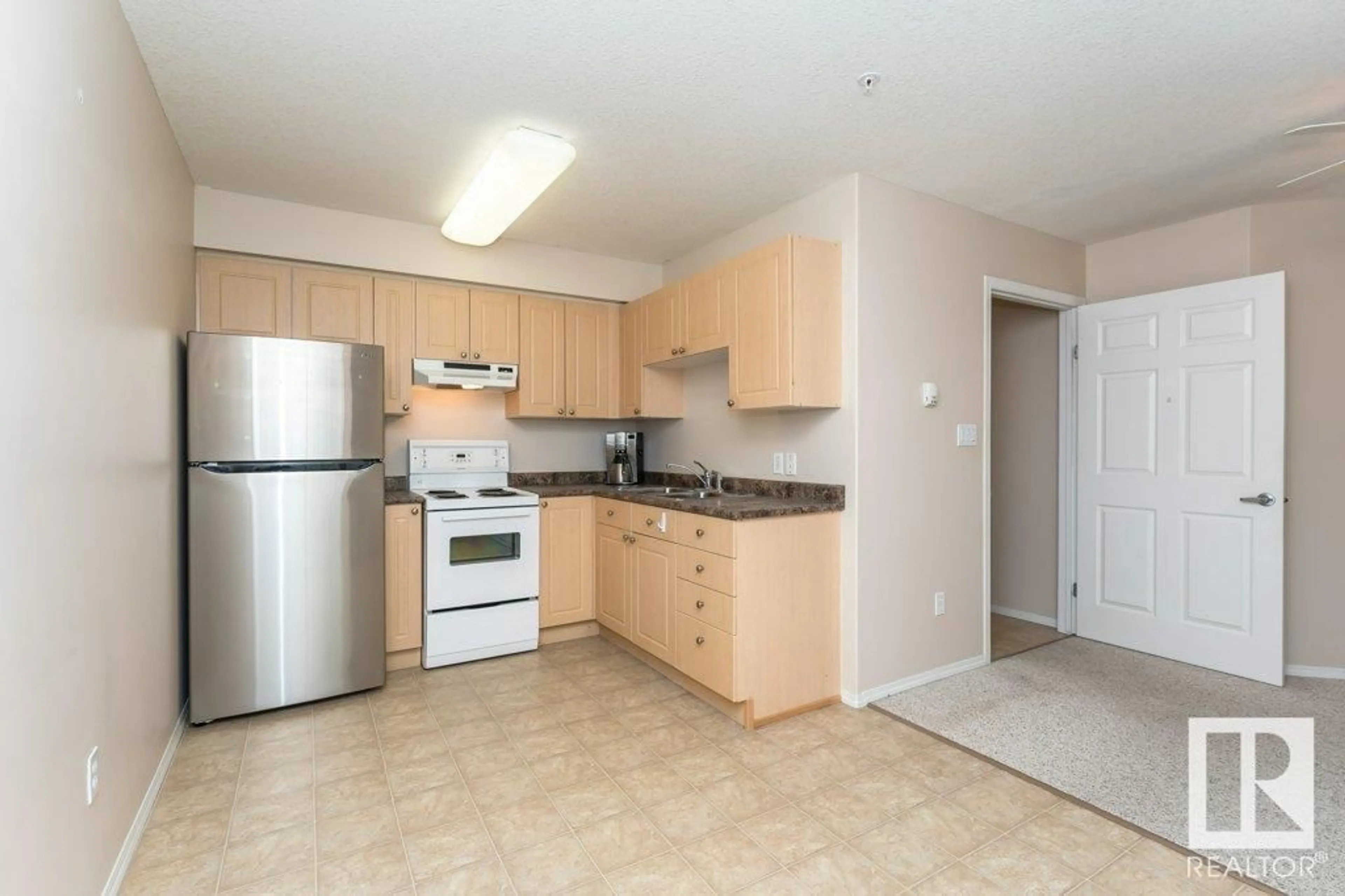 Standard kitchen, unknown for #324 8802 SOUTHFORT DR, Fort Saskatchewan Alberta T8L4R6