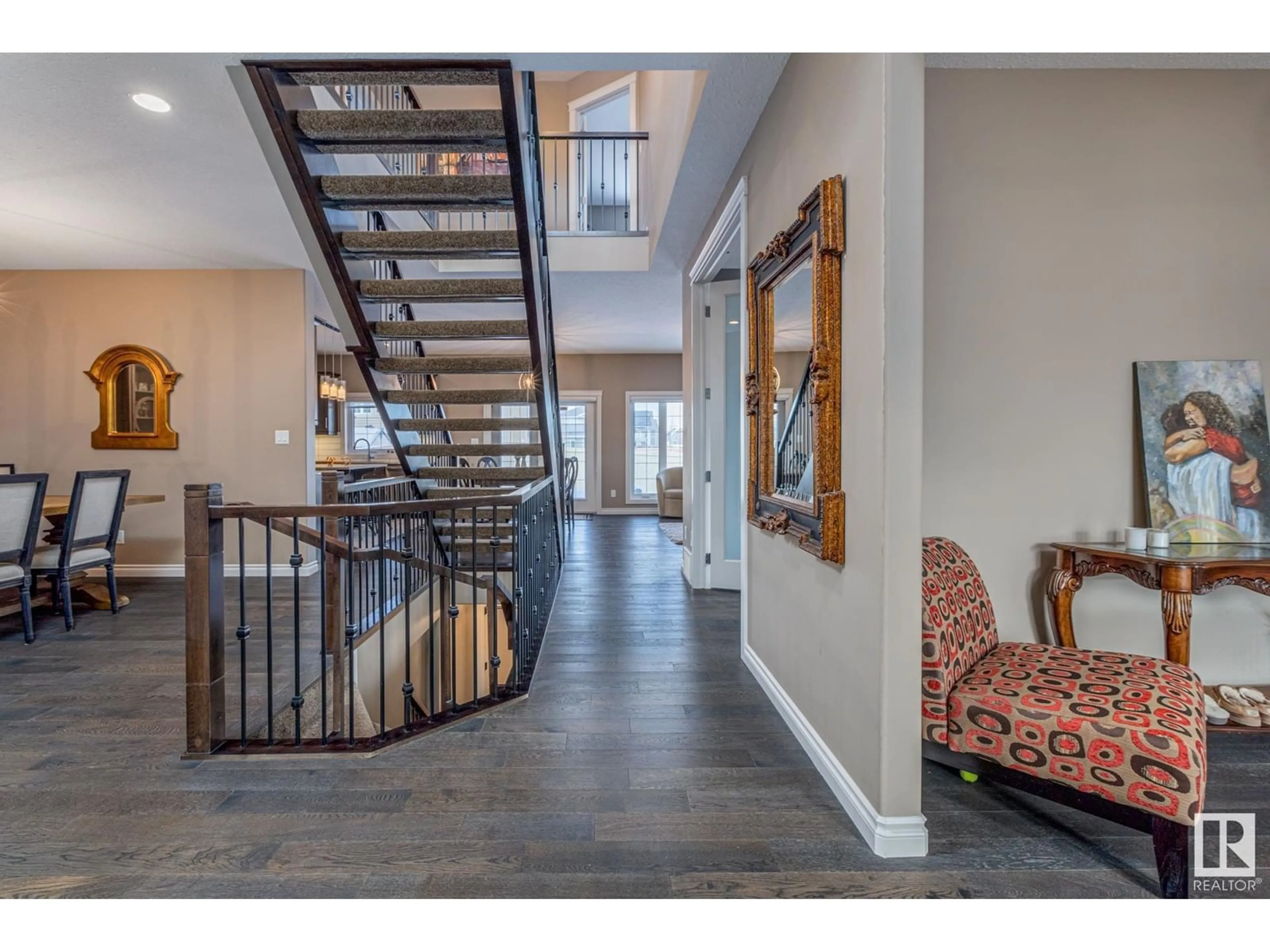 Indoor entryway for 3704 KIDD CR SW, Edmonton Alberta T6W2R2