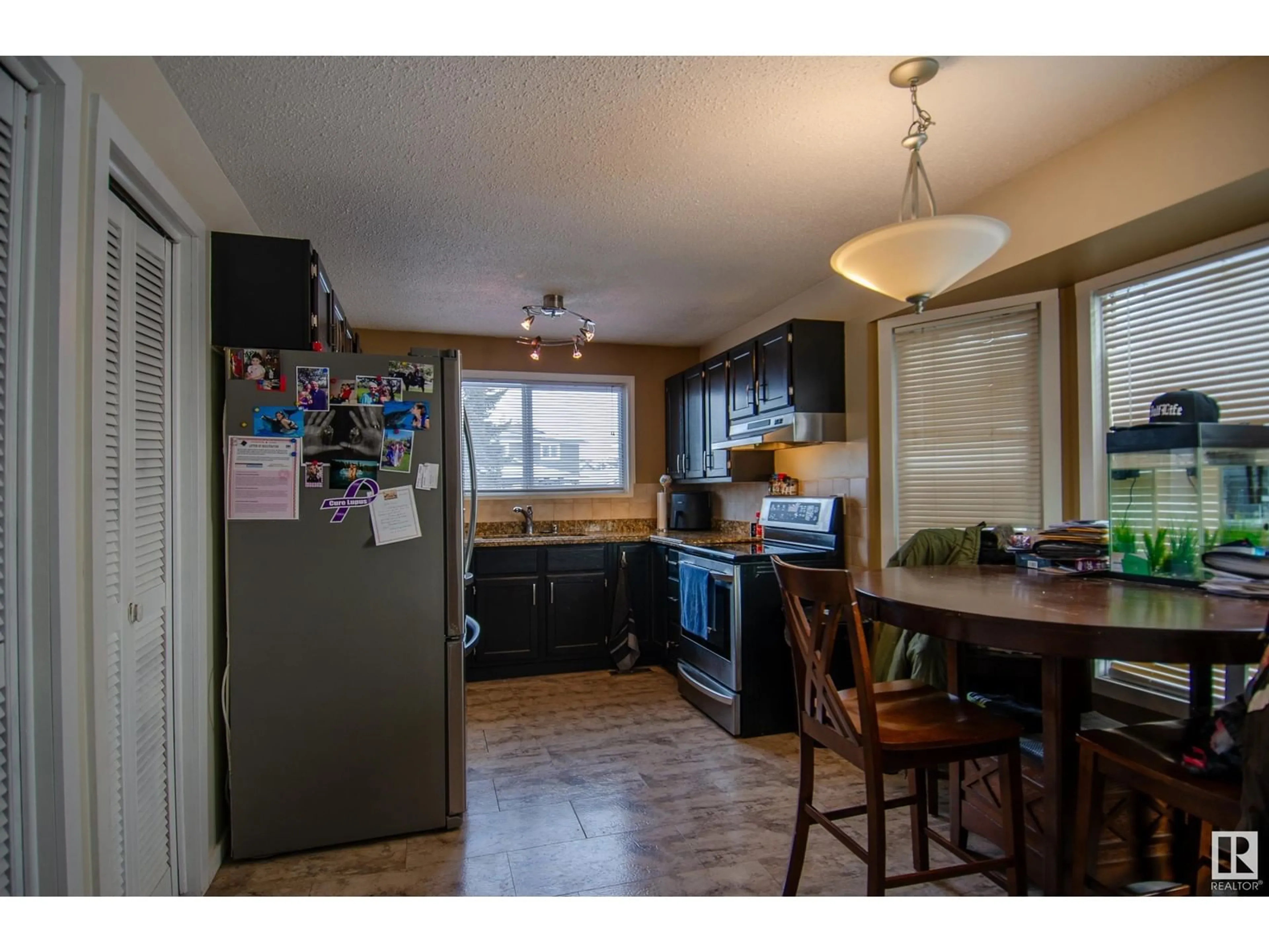 Standard kitchen, unknown for 264 DUNLUCE RD NW, Edmonton Alberta T5K4P3