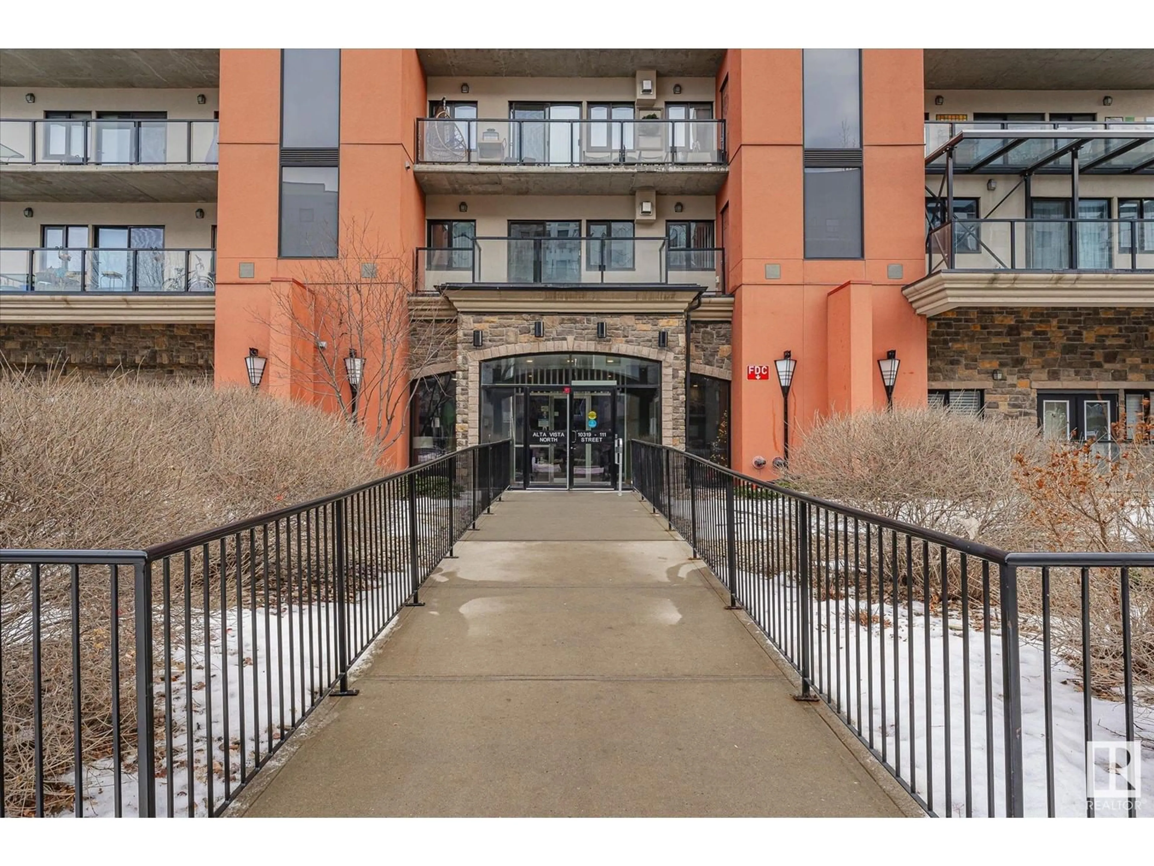 Indoor foyer for #1101 10319 111 ST NW, Edmonton Alberta T5K0A2