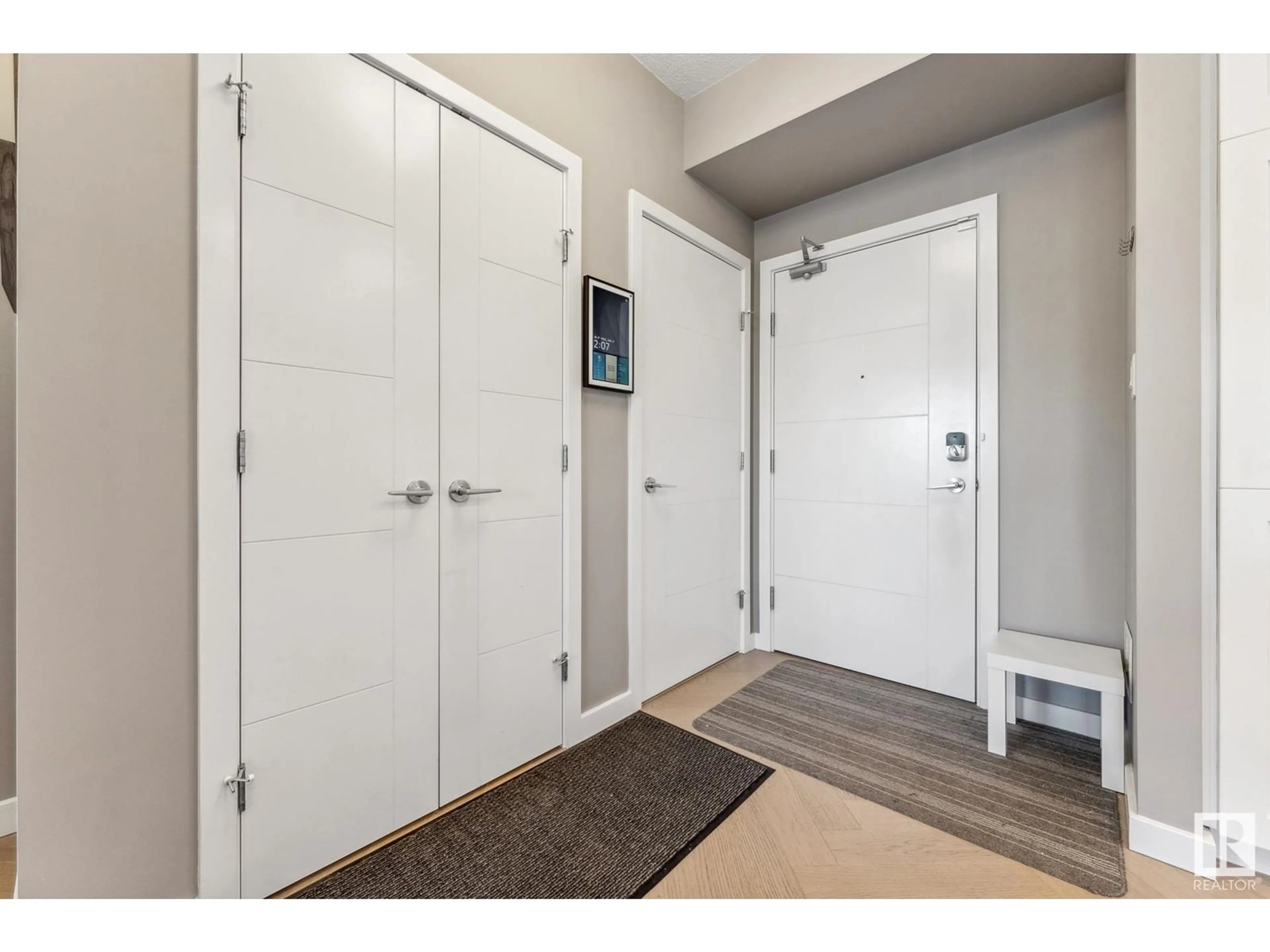 Indoor entryway for #224 1154 ADAMSON DR SW, Edmonton Alberta T6W3N5