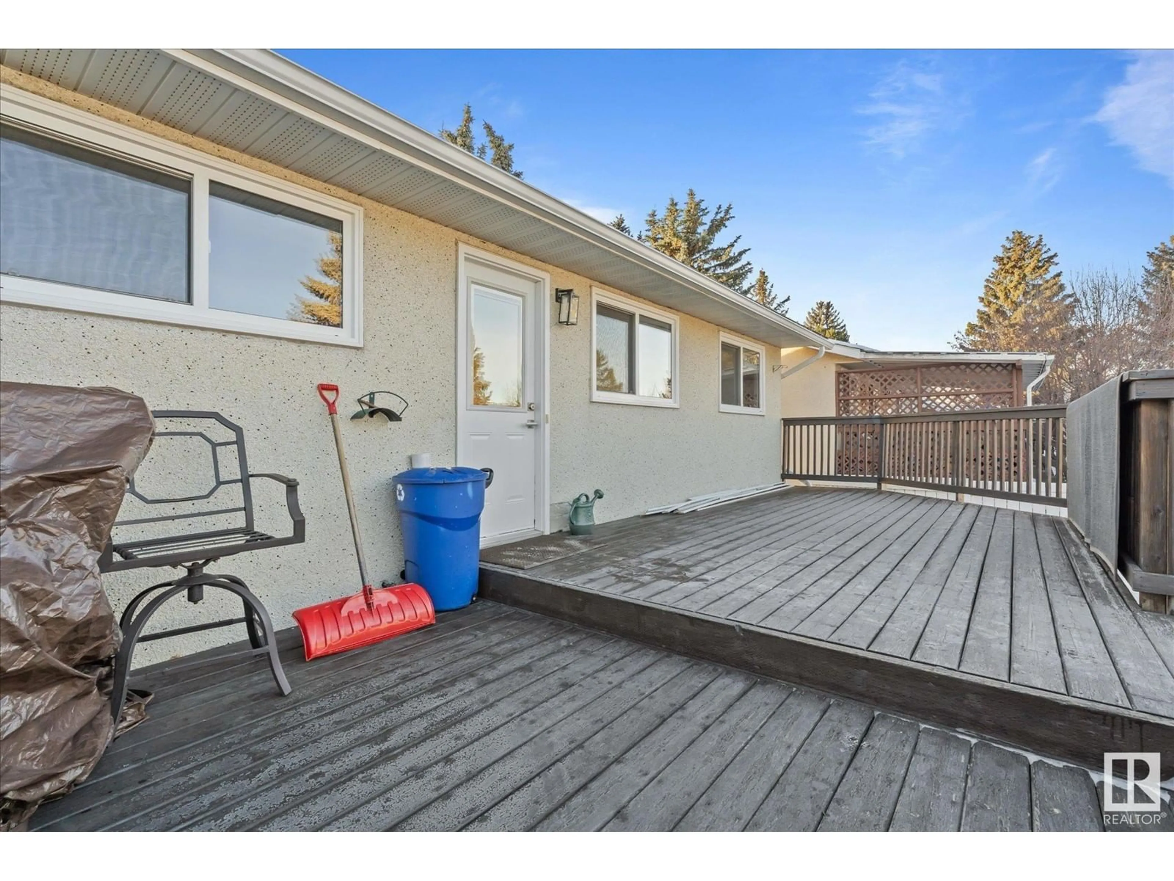 Patio, street for 4311 41 AV NW, Stony Plain Alberta T7Z1J6