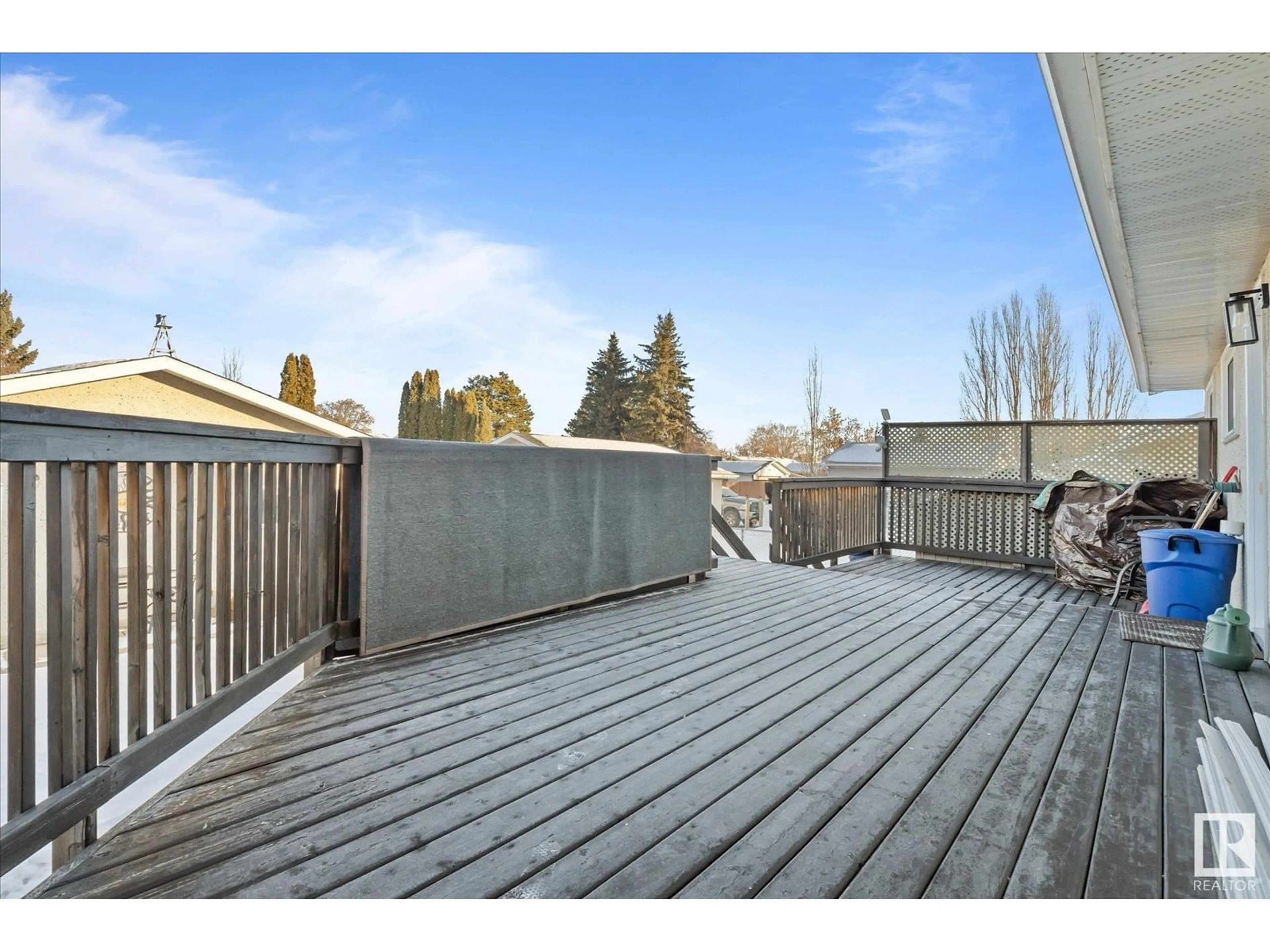 Patio, unknown for 4311 41 AV NW, Stony Plain Alberta T7Z1J6