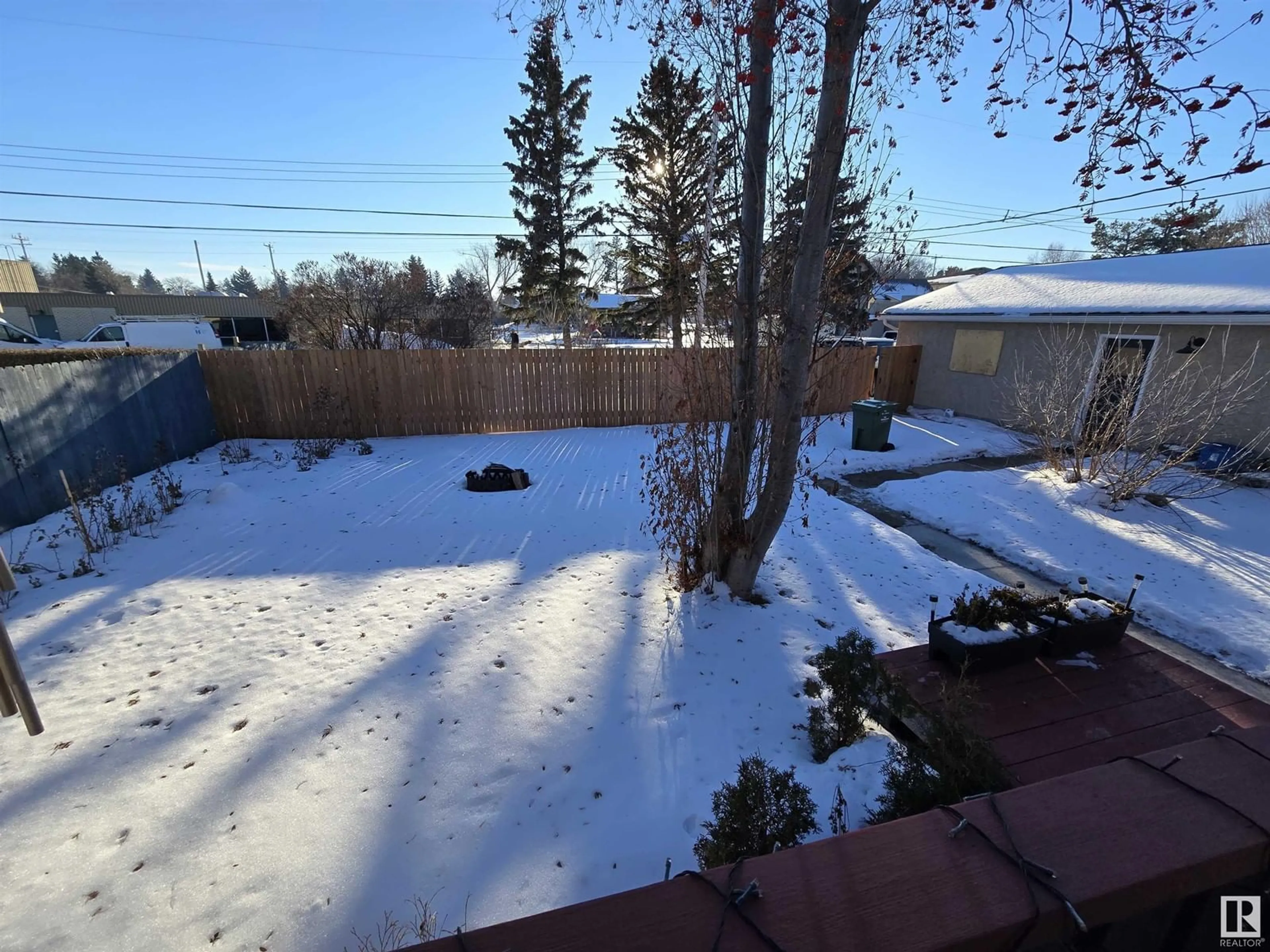 A pic from outside/outdoor area/front of a property/back of a property/a pic from drone, water/lake/river/ocean view for 4713 57 AV, Wetaskiwin Alberta T9A1B4