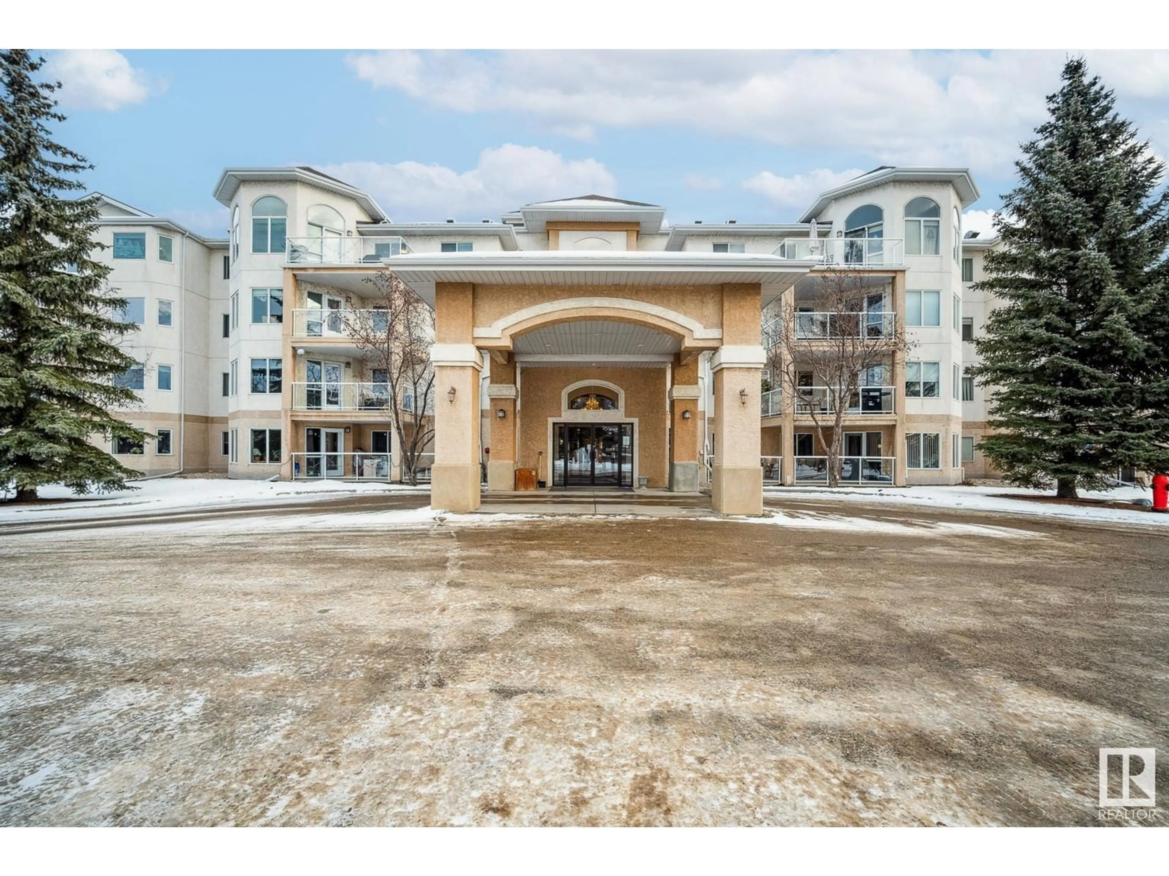 Indoor foyer for #315 69 CRYSTAL LN, Sherwood Park Alberta T8H2T1