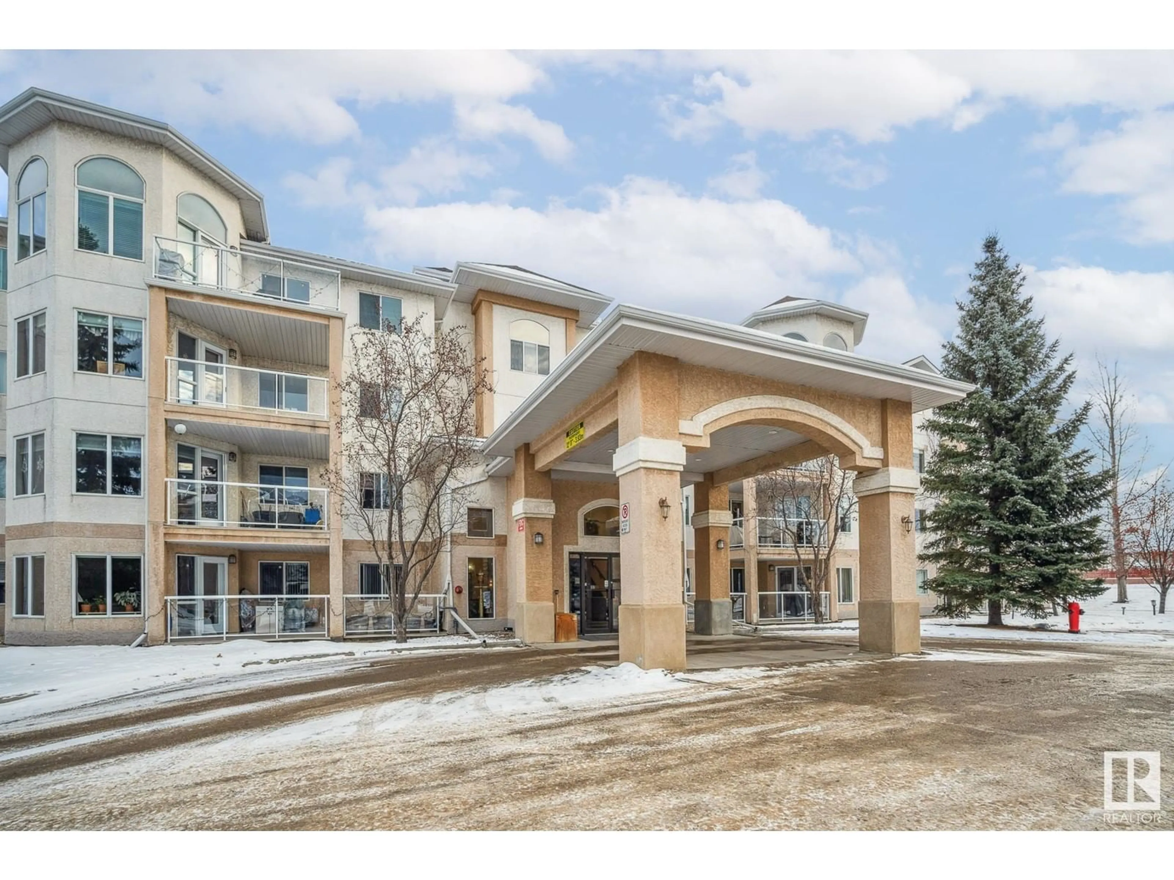 Indoor foyer for #315 69 CRYSTAL LN, Sherwood Park Alberta T8H2T1