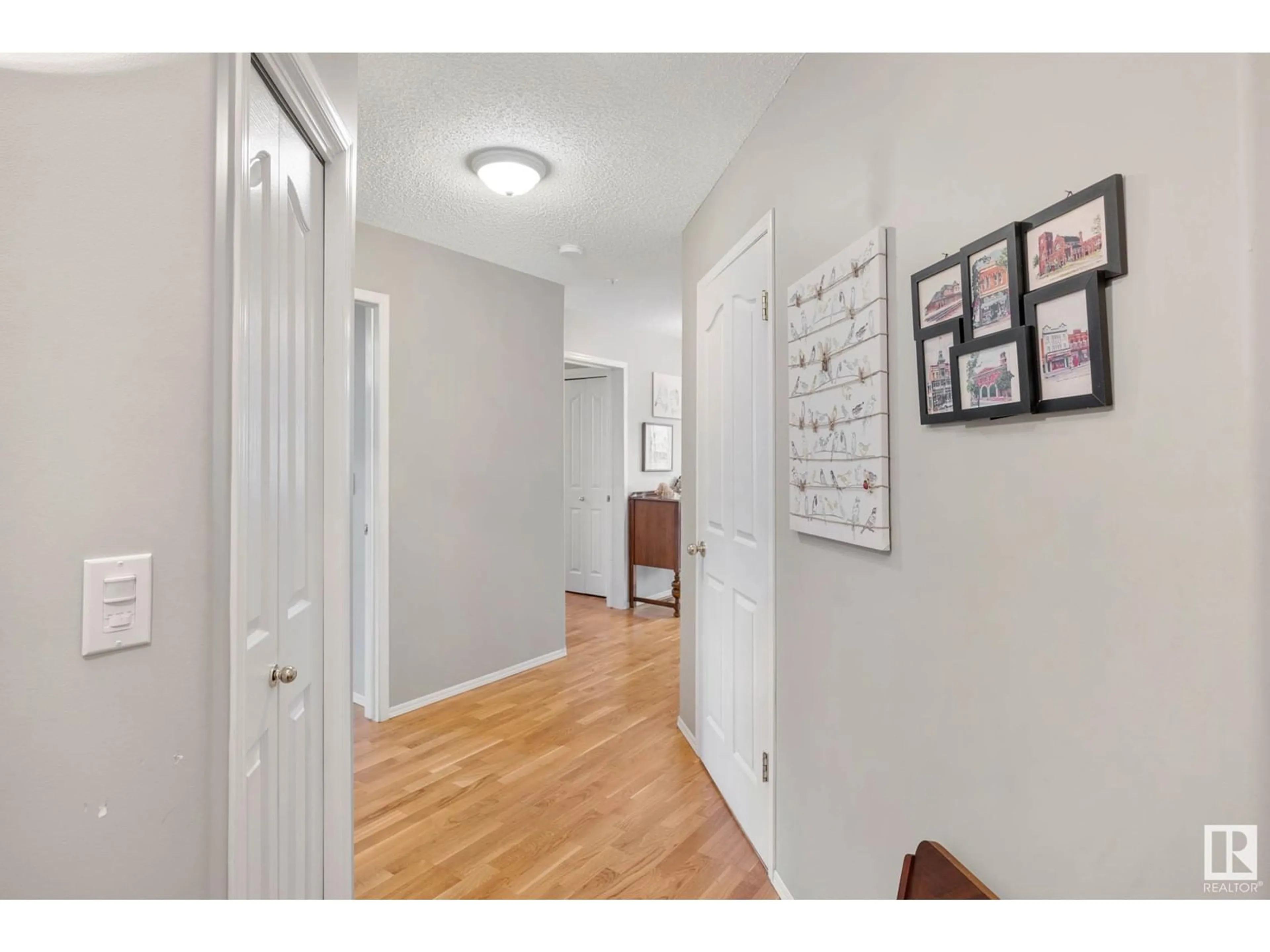 Indoor entryway for #103 7951 96 ST NW, Edmonton Alberta T6C4R1