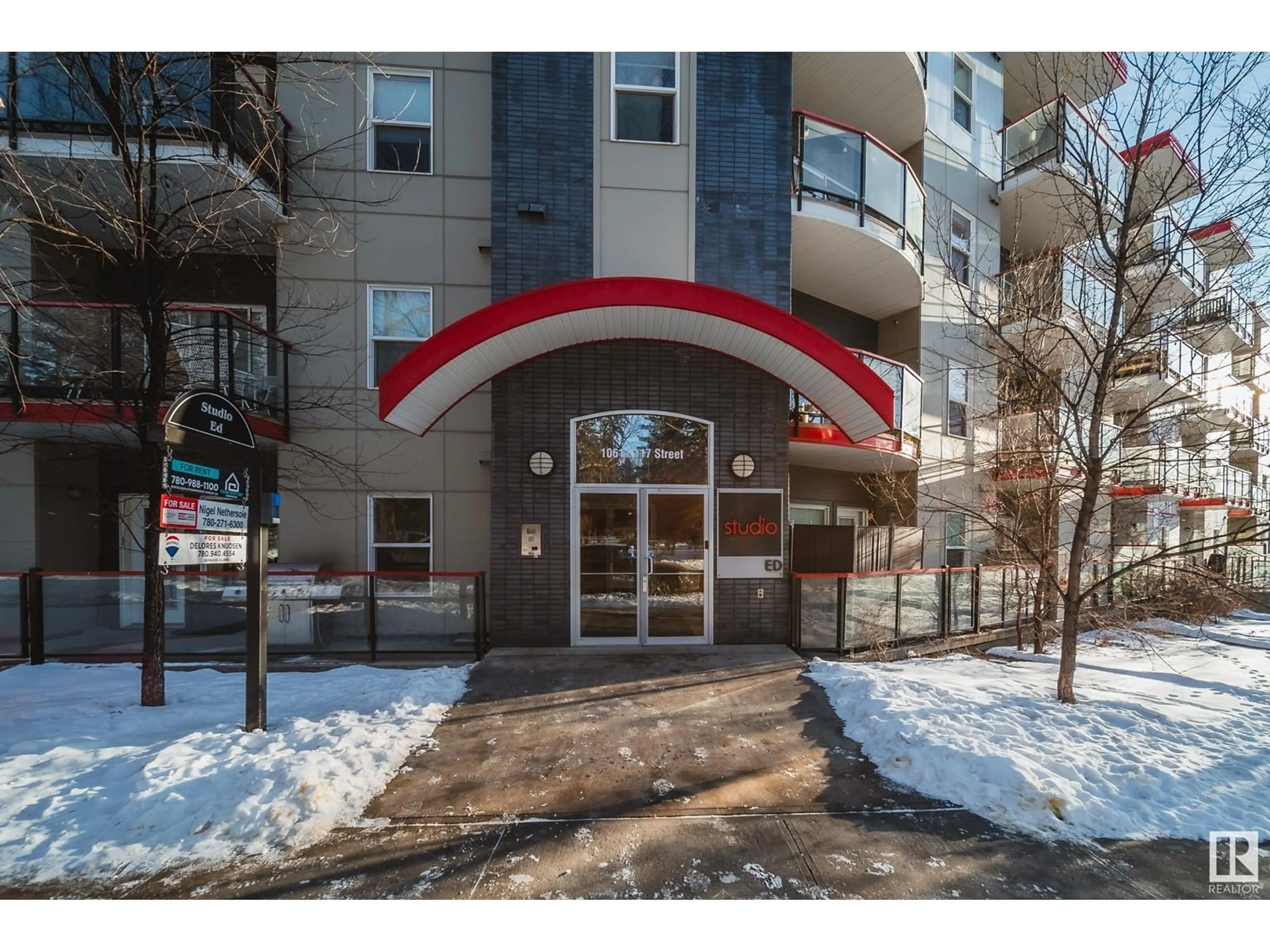 Indoor foyer for #101 10611 117 ST NW, Edmonton Alberta T5H0G5