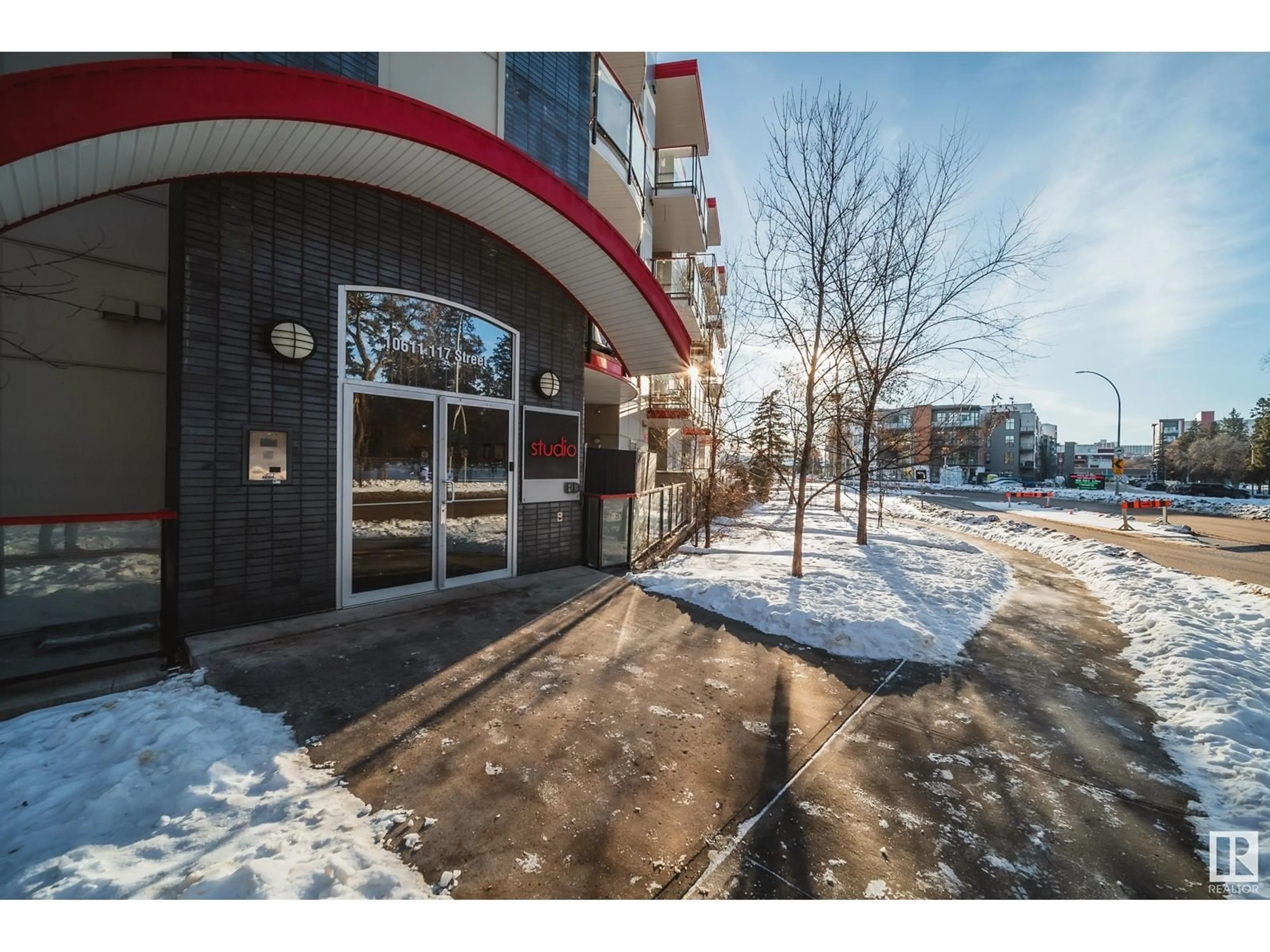 Indoor foyer for #101 10611 117 ST NW, Edmonton Alberta T5H0G5