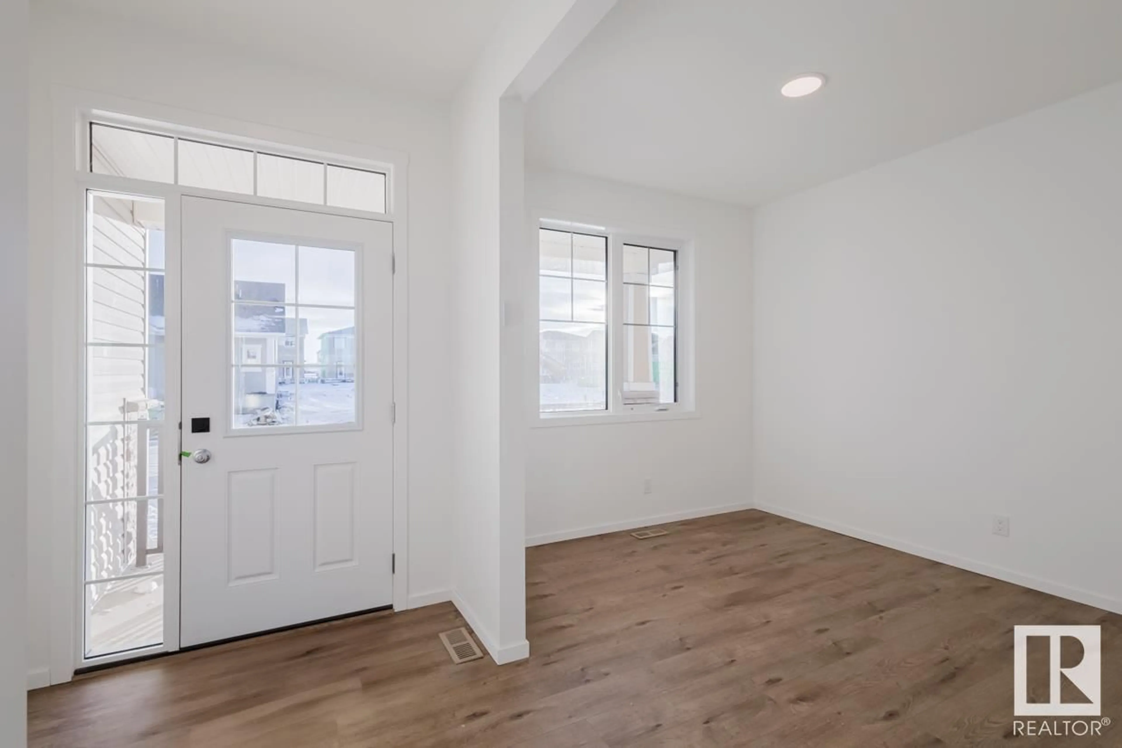 Indoor entryway for 1034 Stoneside RD, Sherwood Park Alberta T8H3A2