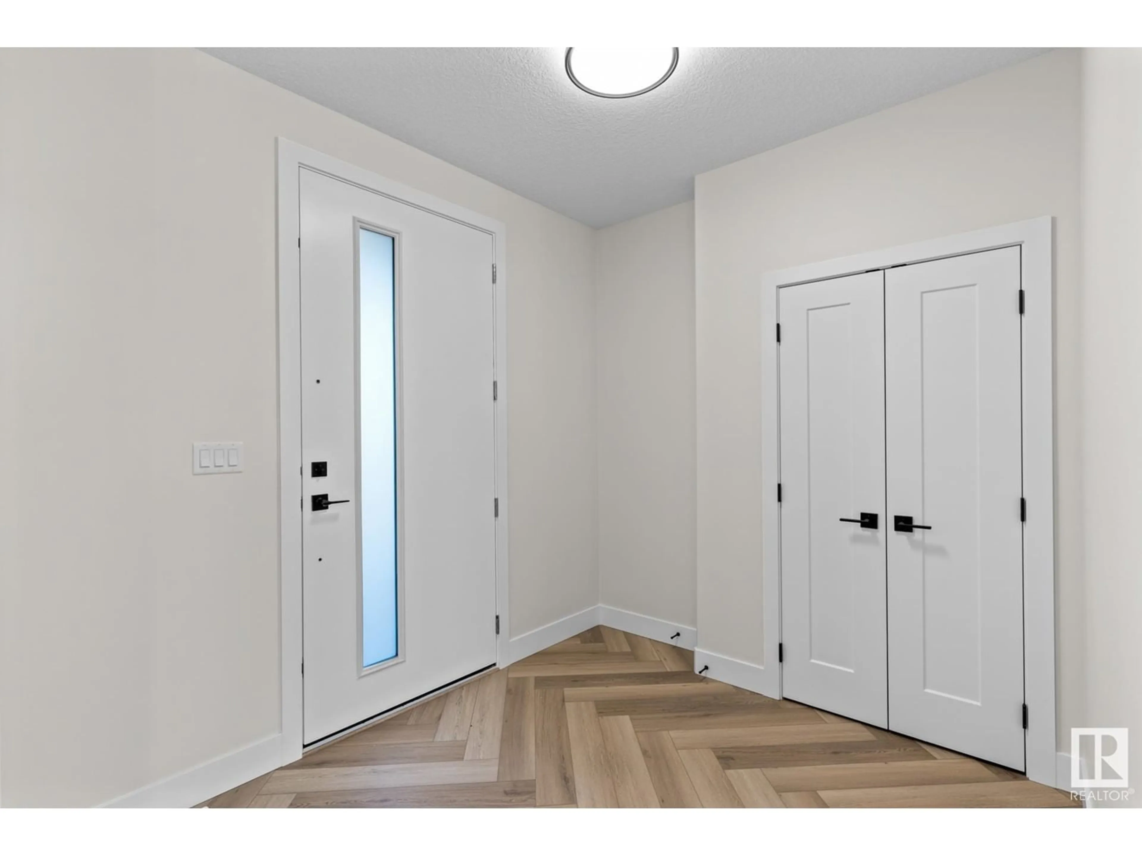 Indoor entryway for 39 AVONLEA WY, Spruce Grove Alberta T7X0Y3